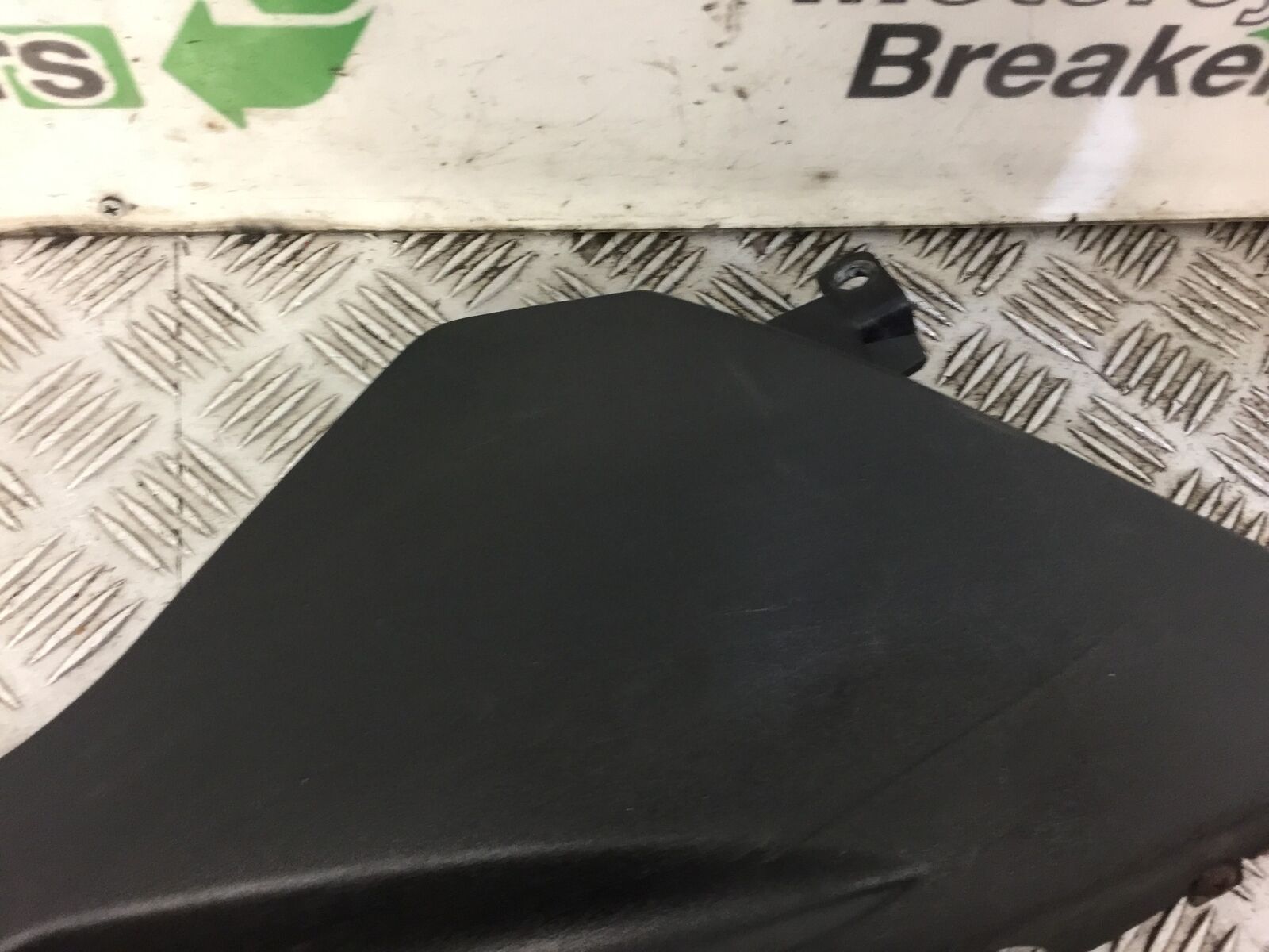 HONDA CBR125 CBR 125 RIGHT BELLY PAN  YEAR 2011-2017 (STOCK 501)