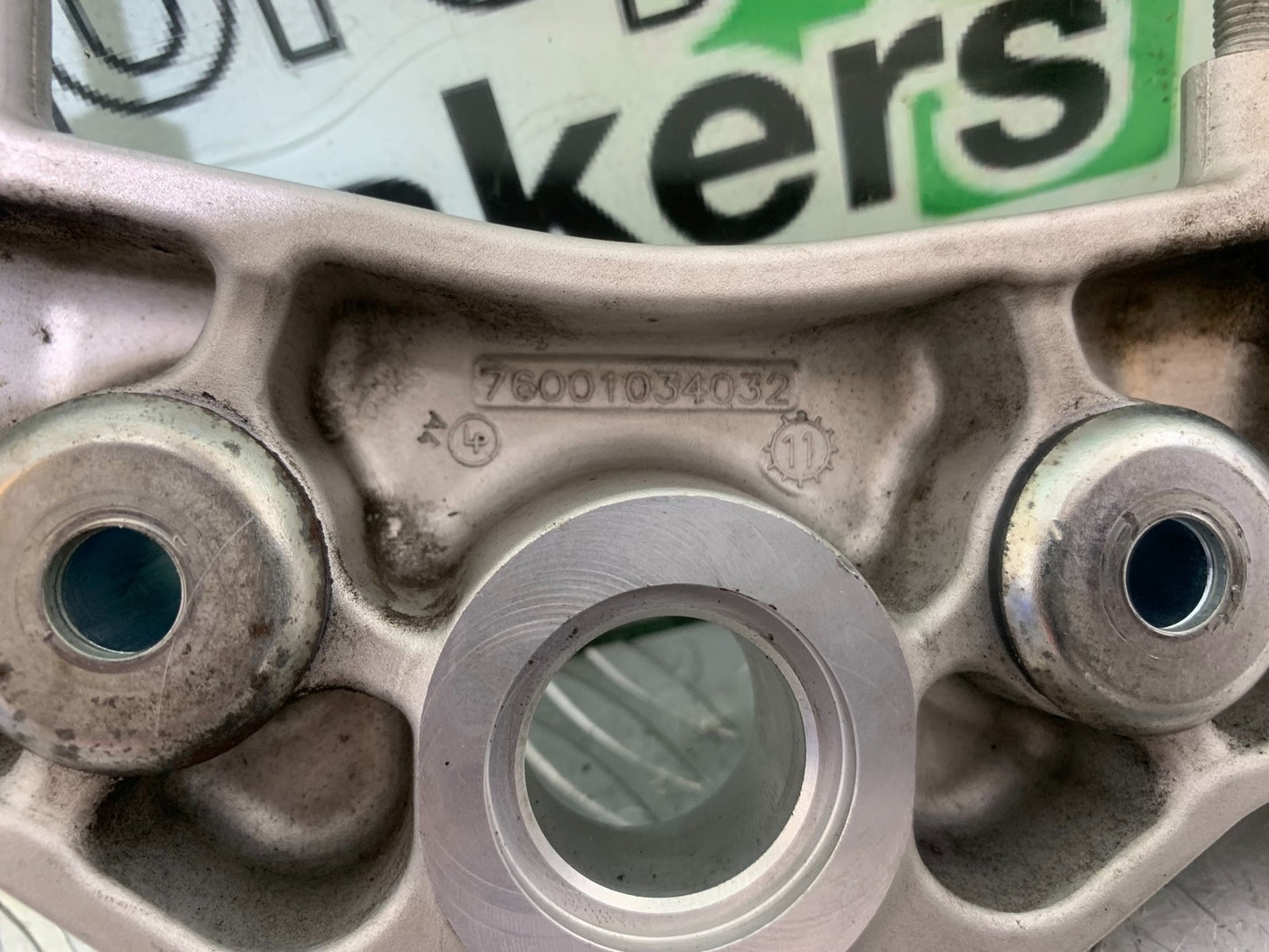 KTM 690 DUKE R LC4 TOP YOKE YEAR 2012-2015  (CMB1180)