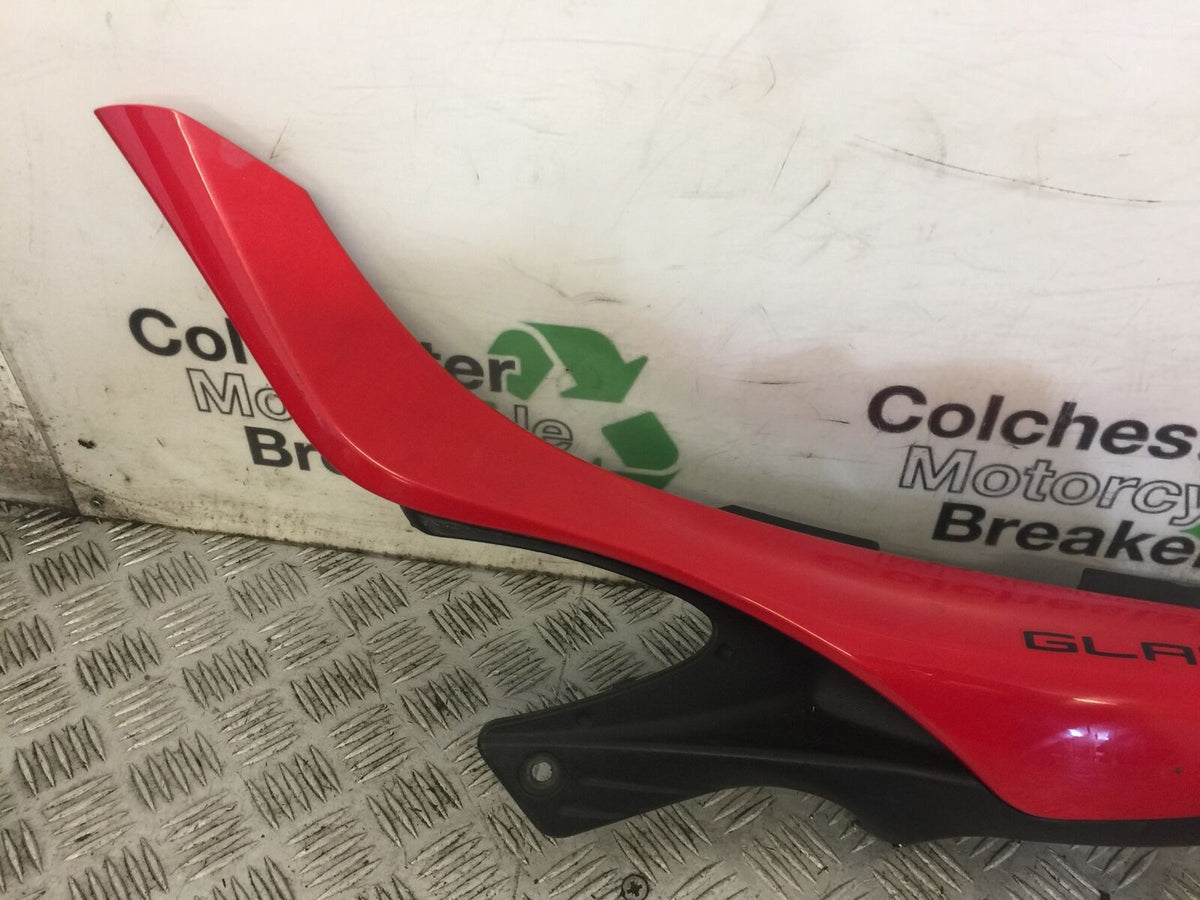 SUZUKI SFV650 SFV 650 GLADIUS LEFT SEAT PANEL   2009-15 (STOCK 677)