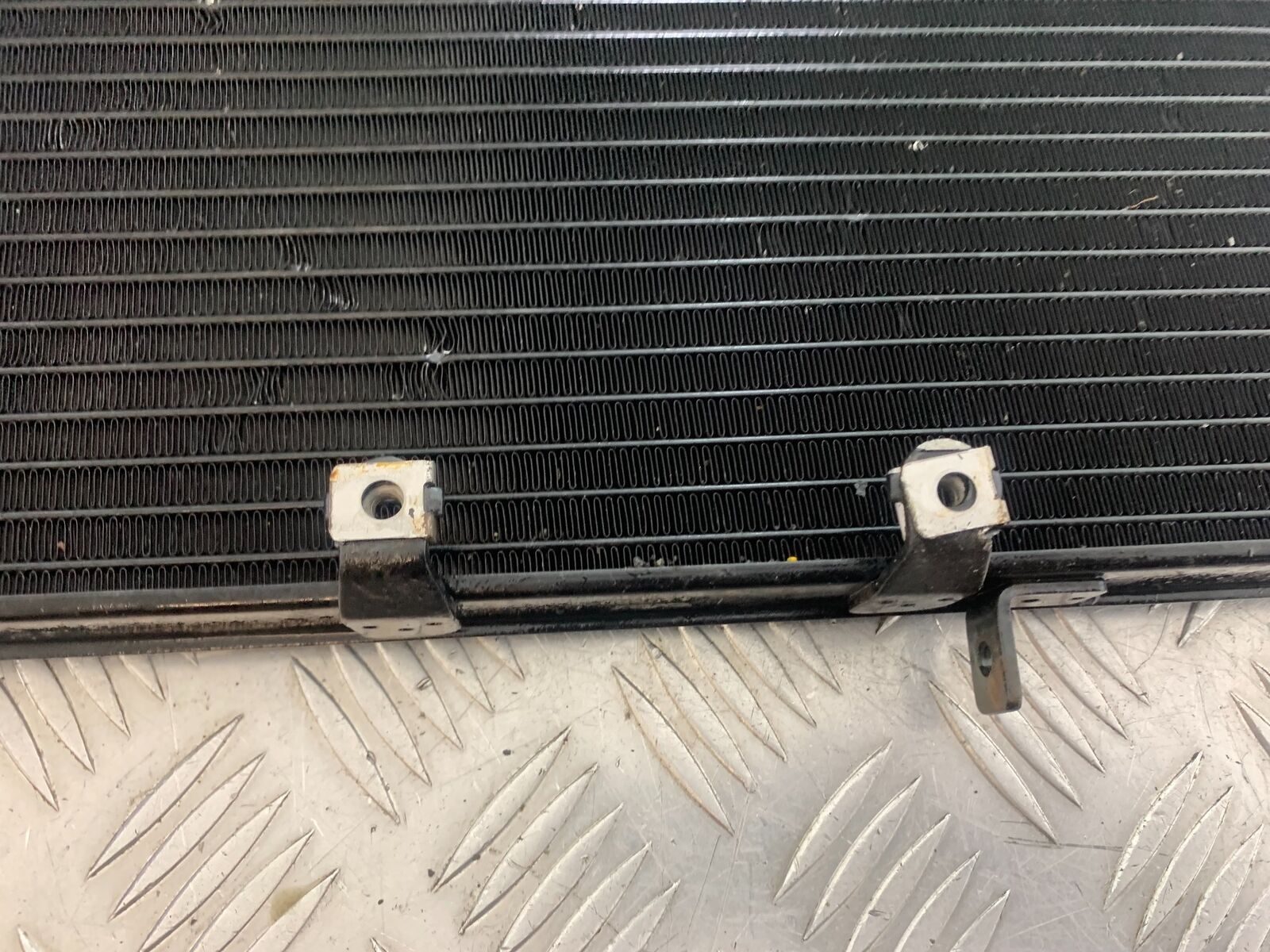 TRIUMPH TIGER 800 RADIATOR  YEAR 2011-2014 (CMB1113)
