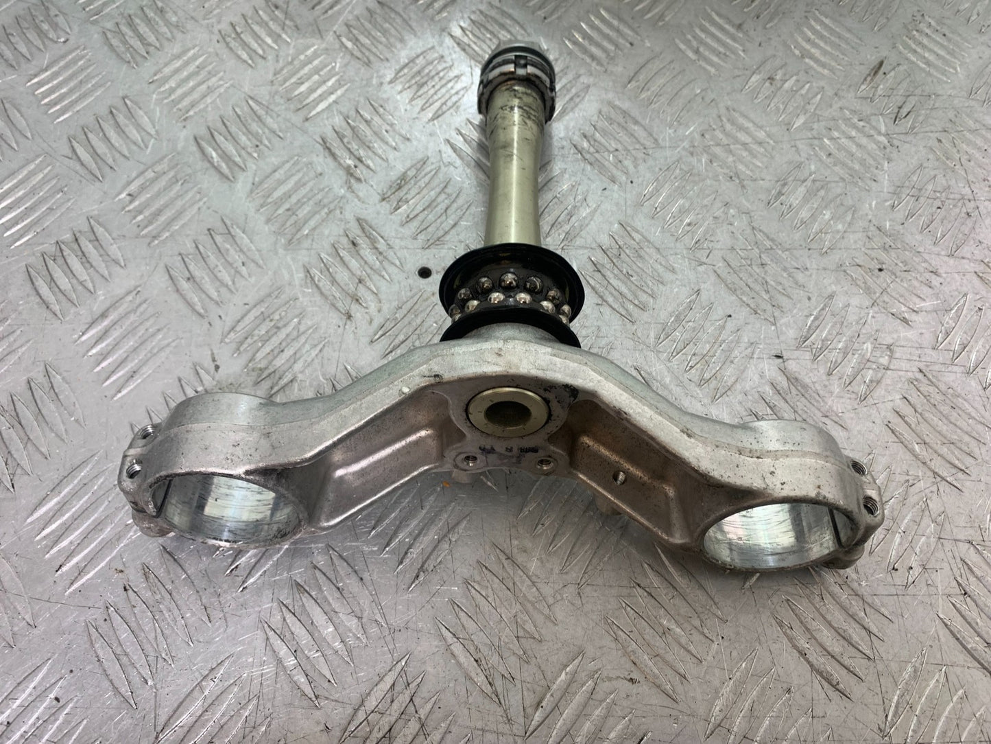 YAMAHA YZF R1 4XV BOTTOM YOKE  YEAR 1998-99 (CMB1291)