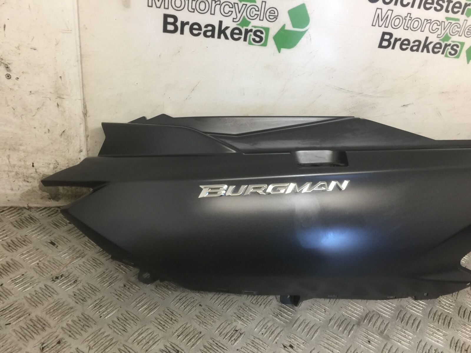 SUZUKI 650 BURGMAN SEAT PANEL  YEAR 2014-2018 (STOCK 769)