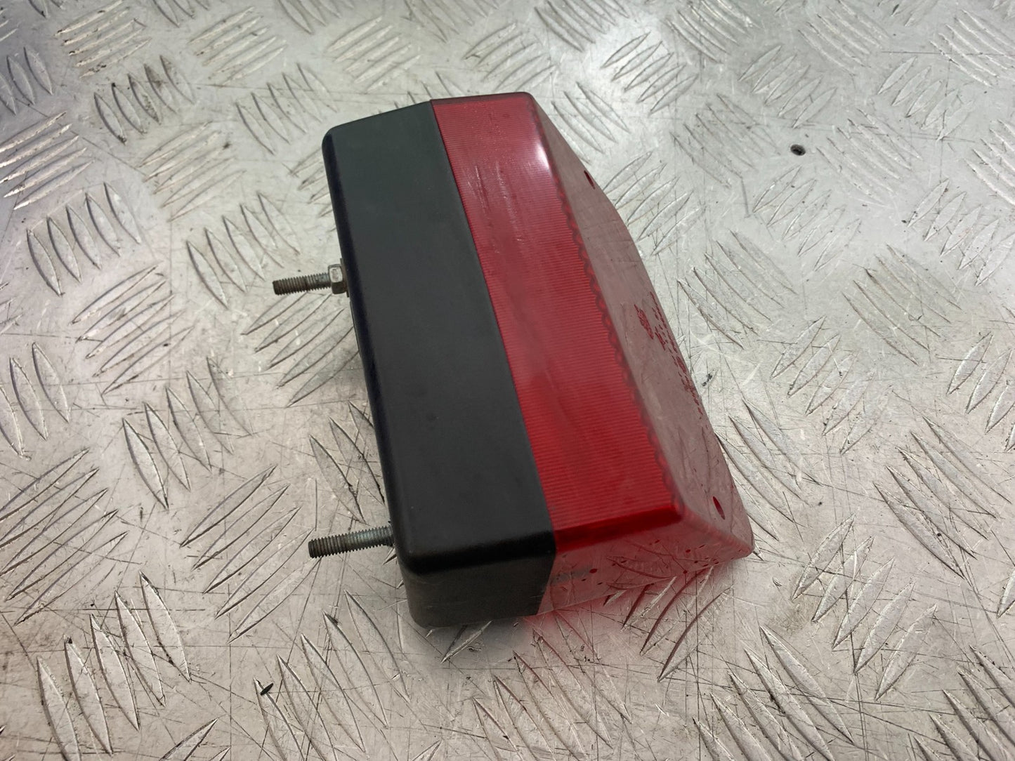 TRIUMPH TROPHY 900 REAR LIGHT   YEAR 1991-95 (CMB1251)