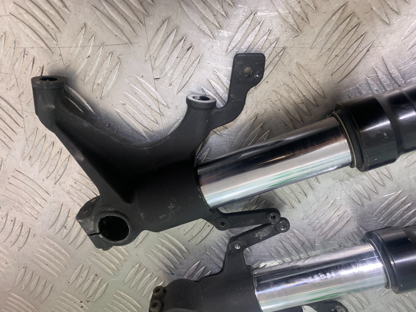YAMAHA YZF R1 14 B BIG BANG FORKS  2009-14 (CMB1175)
