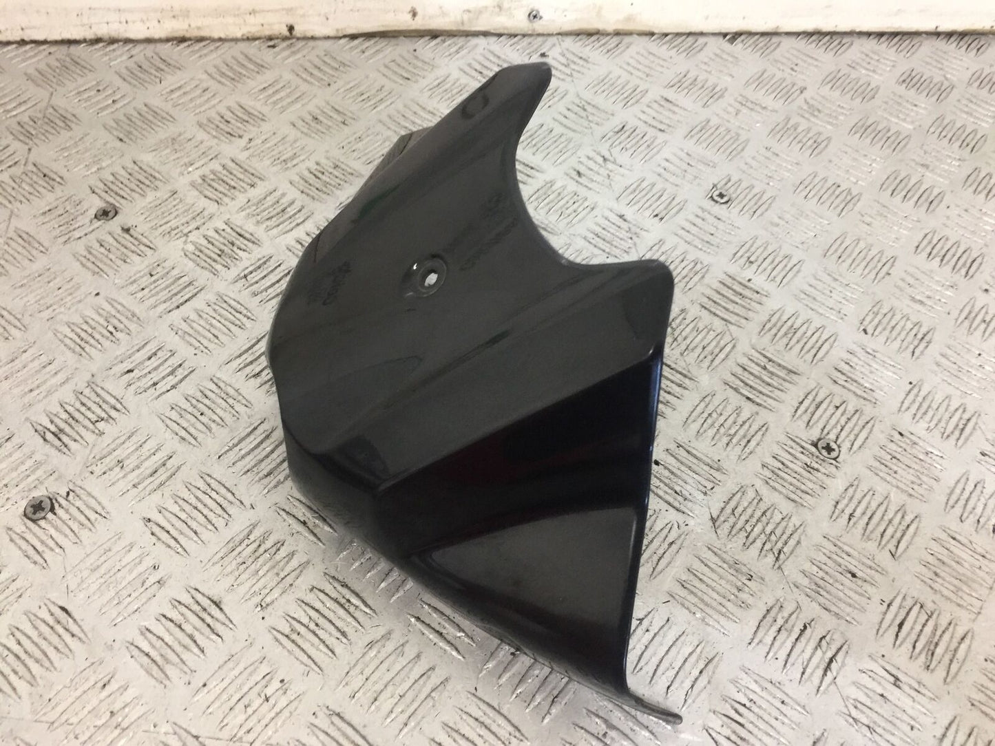 TRIUMPH 1050 SPEED TRIPLE TANK COWL  YEAR 2012-2015 (STOCK 752)