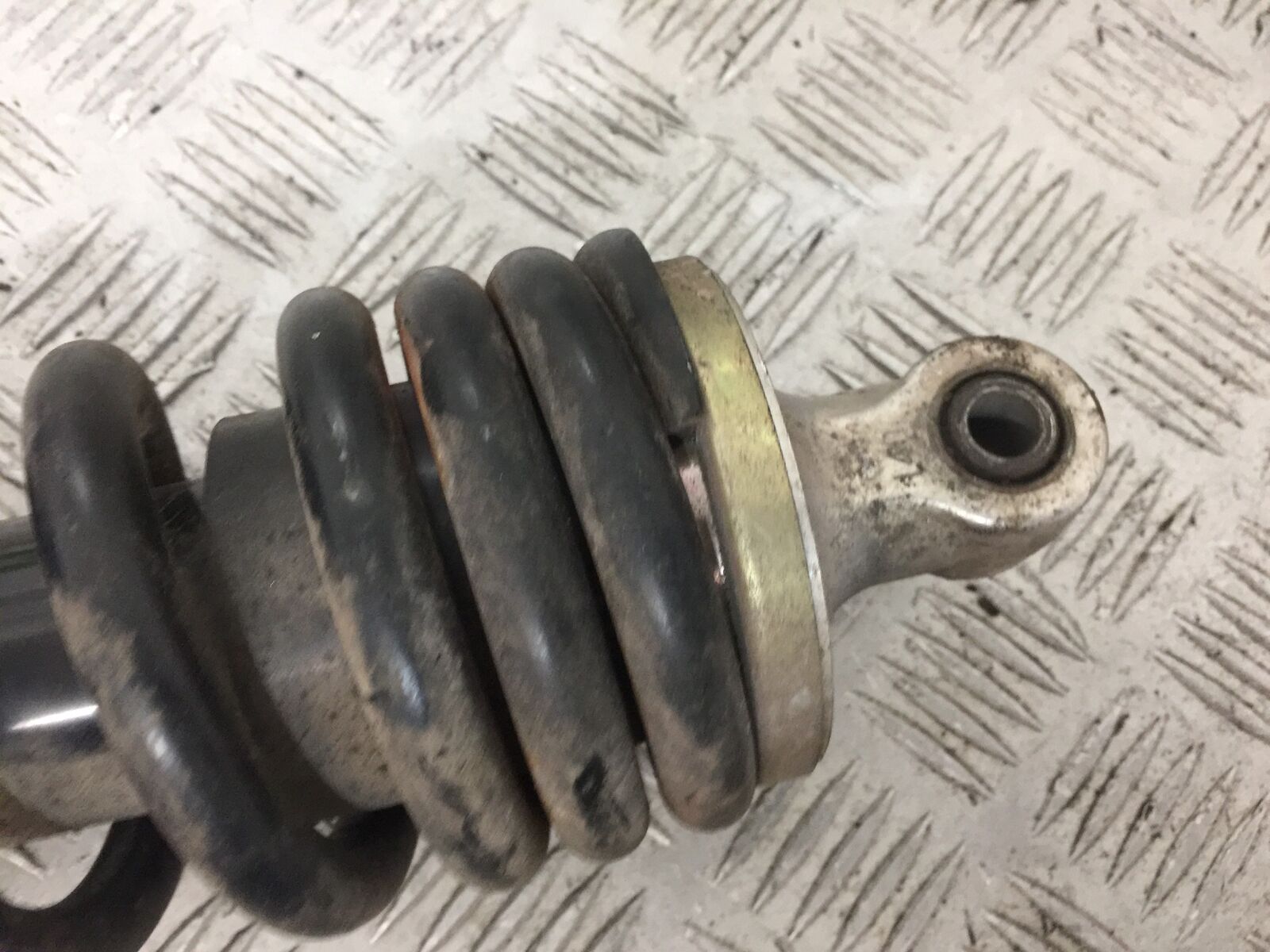 HONDA VT600 VT 600 SHADOW REAR SHOCK YEAR 1996 (STOCK 747)