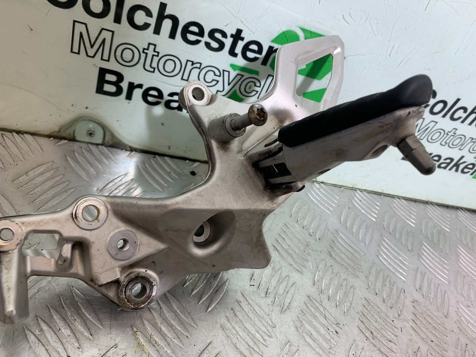 BMW F800 GT FRONT LEFT HANGER AND PEG  YEAR 2013-2017 (CMB1248)