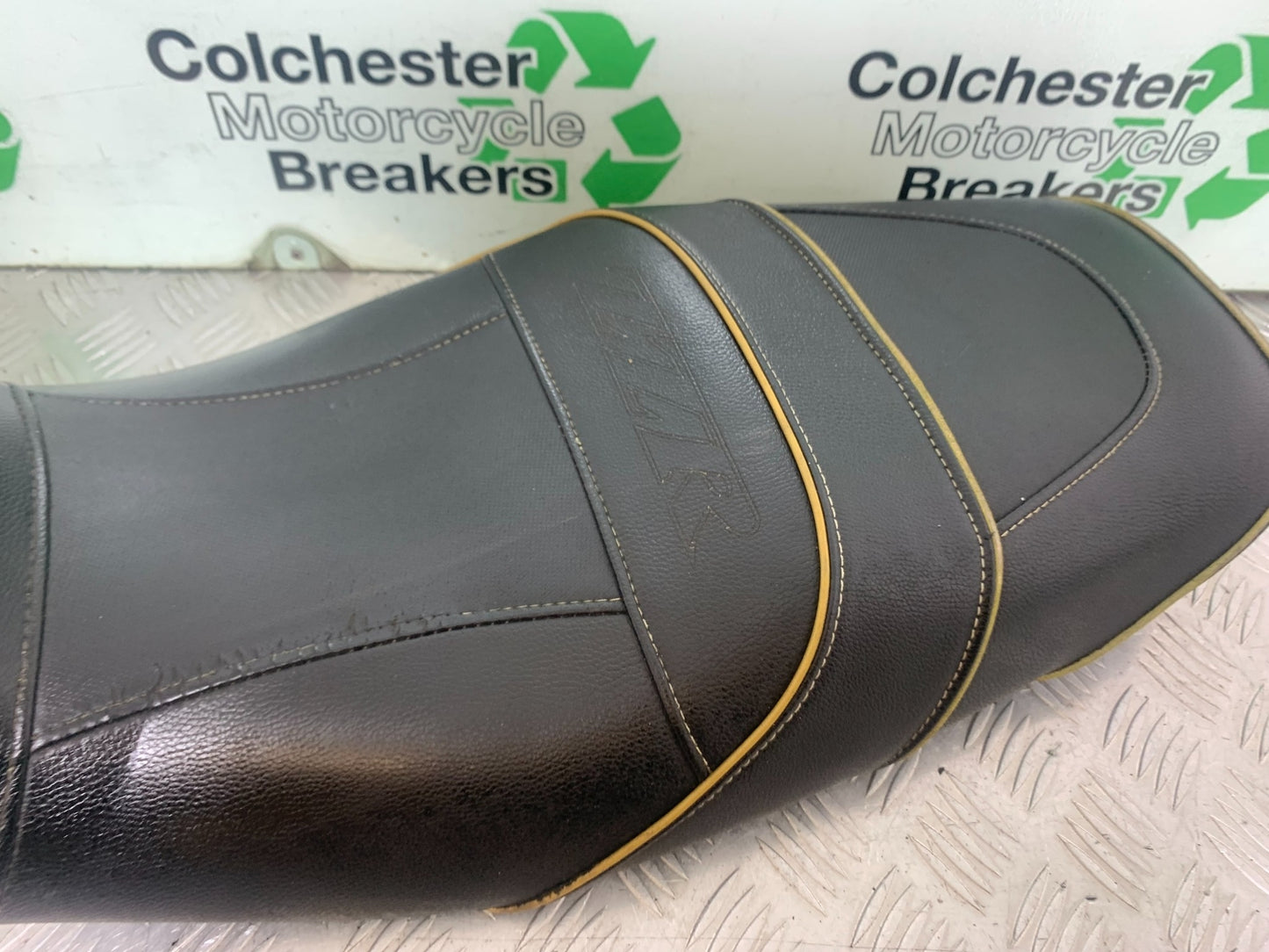 KAWASAKI ZZR1100 D SEAT    YEAR 1993-2001 (CMB1164)