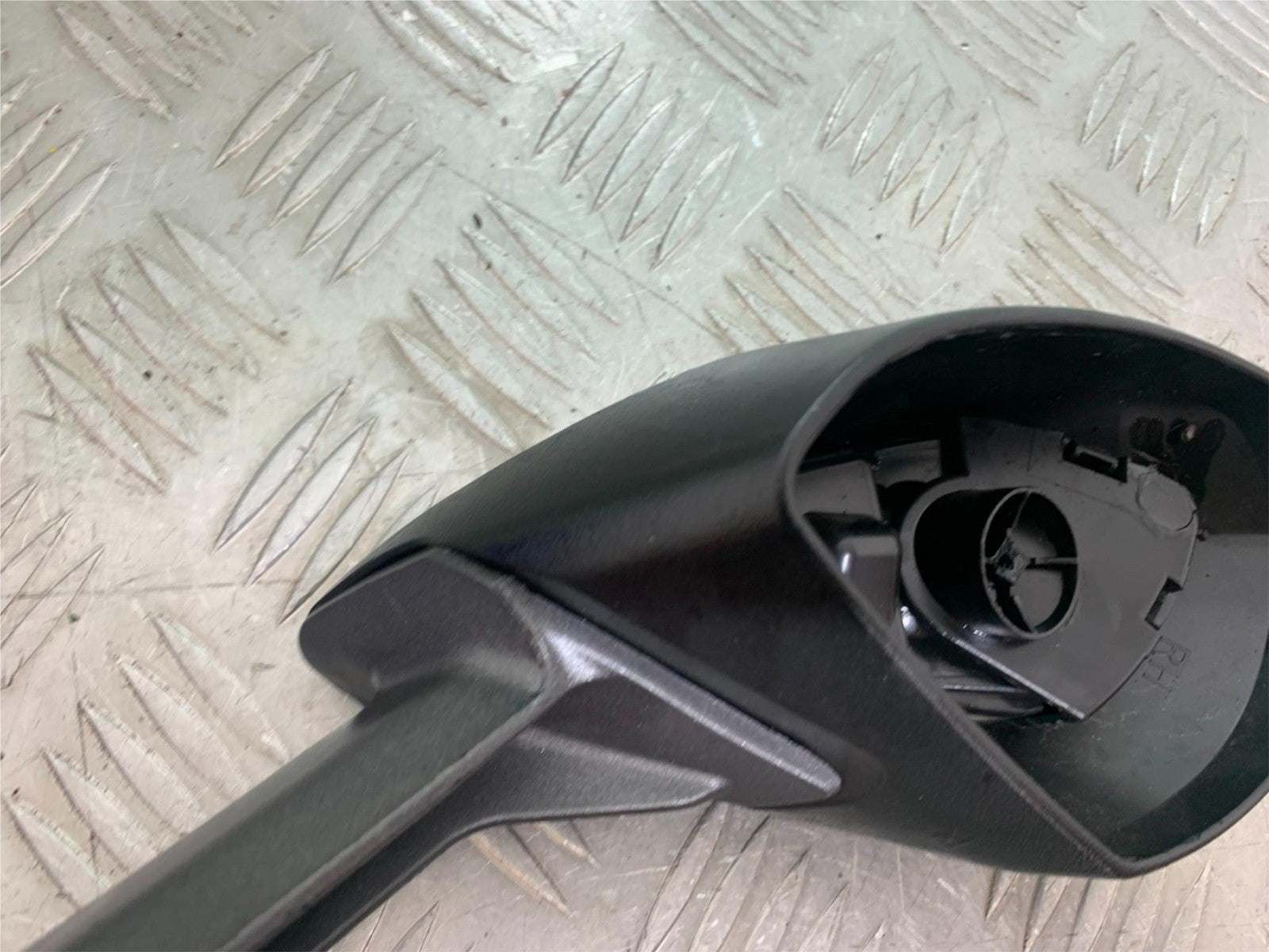DUCATI 1299 PANIGALE RIGHT MIRROR (DAMAGED SOLD AS PARTS)  YEAR 2016 (CMB 1187)