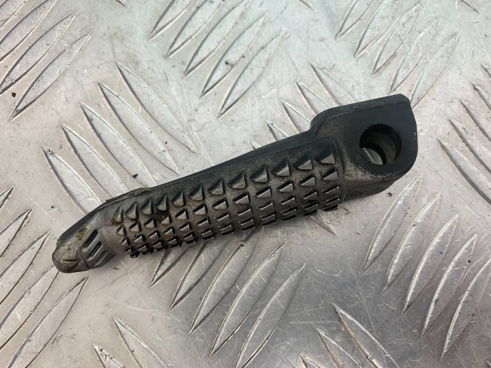 KAWASAKI ZX6R FRONT LEFT FOOTPEG   YEAR 2009-2012 (CMB1136)