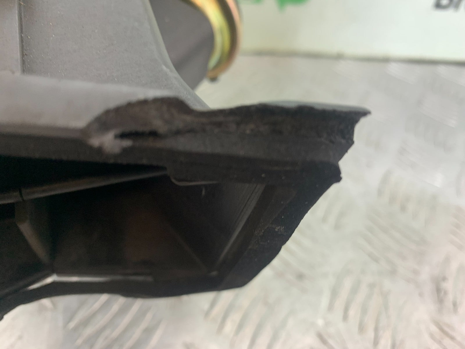 APRILIA RSV1000 R FACTORY MILLE FAIRING BRACKET  2004-09 (CMB1203)