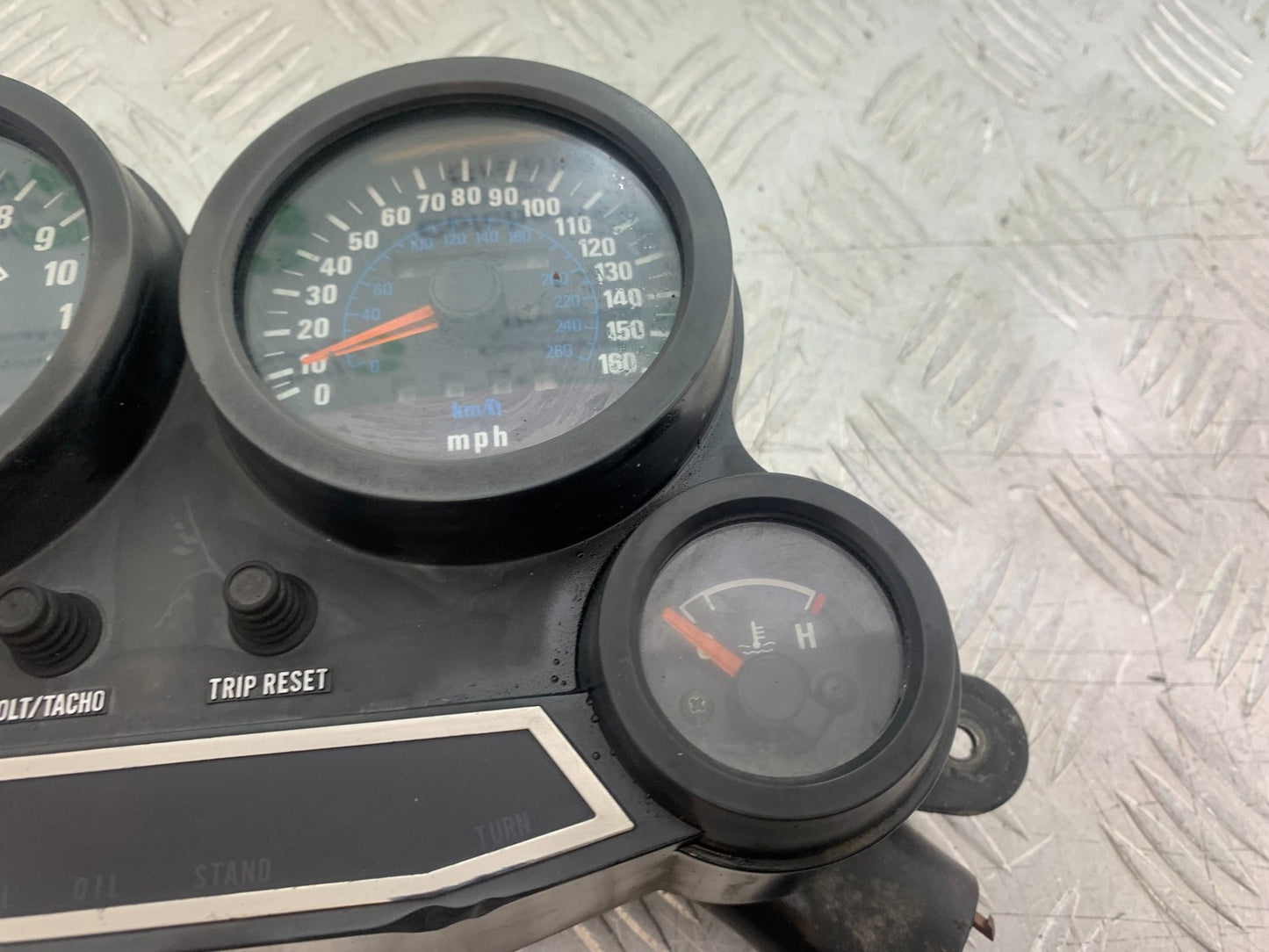 KAWASAKI GPZ600 GPZ 600 CLOCKS SPEEDO DASH  YEAR 1988-90 (CMB1258)