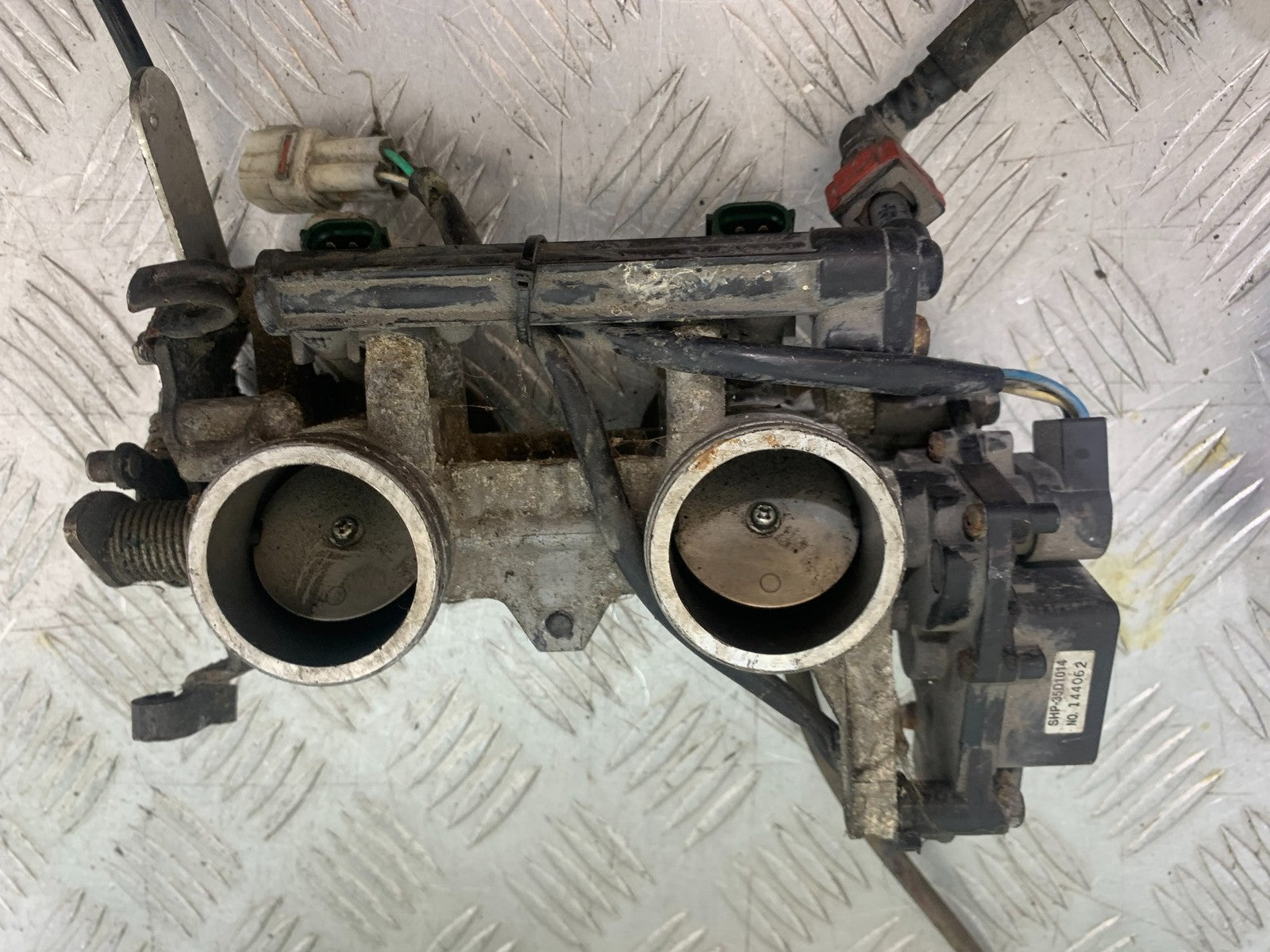 KAWASAKI ER6 F ER6F THROTTLE BODIES  (SOLD AS PARTS)   YEAR 2005-2008 (CMB1277)