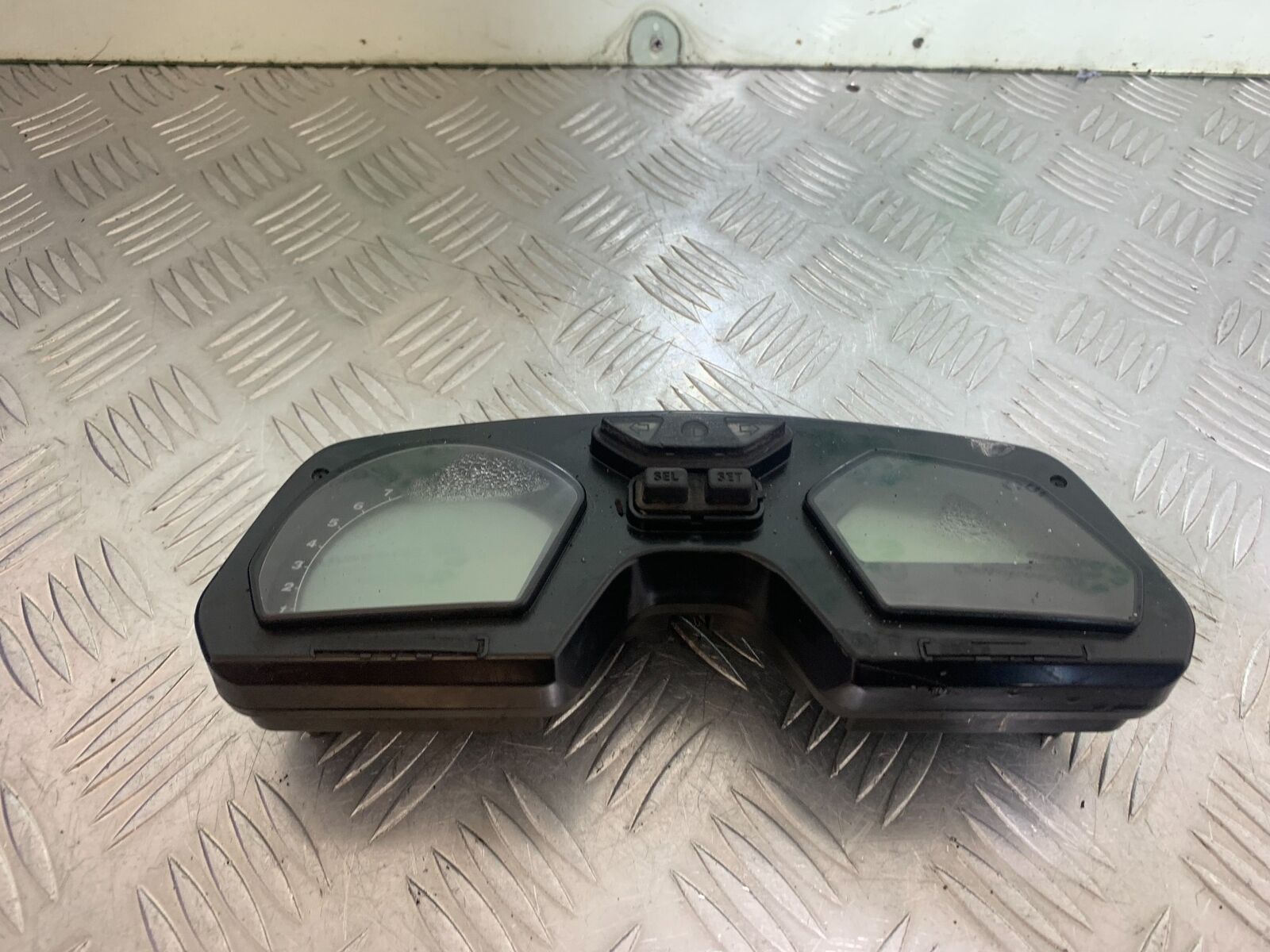 HONDA CBR650 F CBR 650F CLOCKS SPEEDO DASH   YEAR 2014-17  (CMB1130)