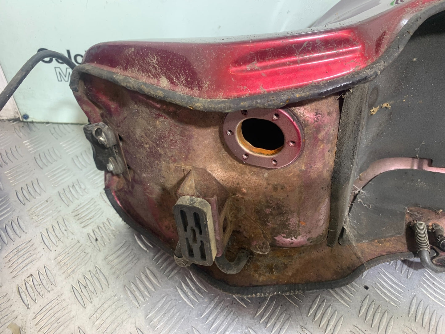 KAWASAKI ZZR1100 D PETROL TANK   YEAR 1993-2001 (CMB1164)