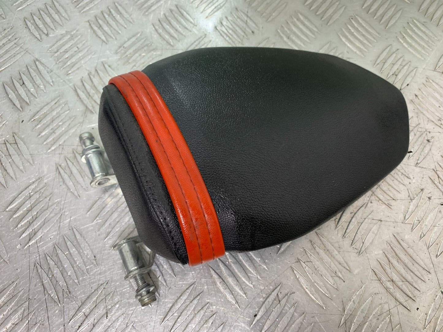 MV AGUSTA 800 F3 REAR SEAT YEAR 2017-2019 (CMB1227)
