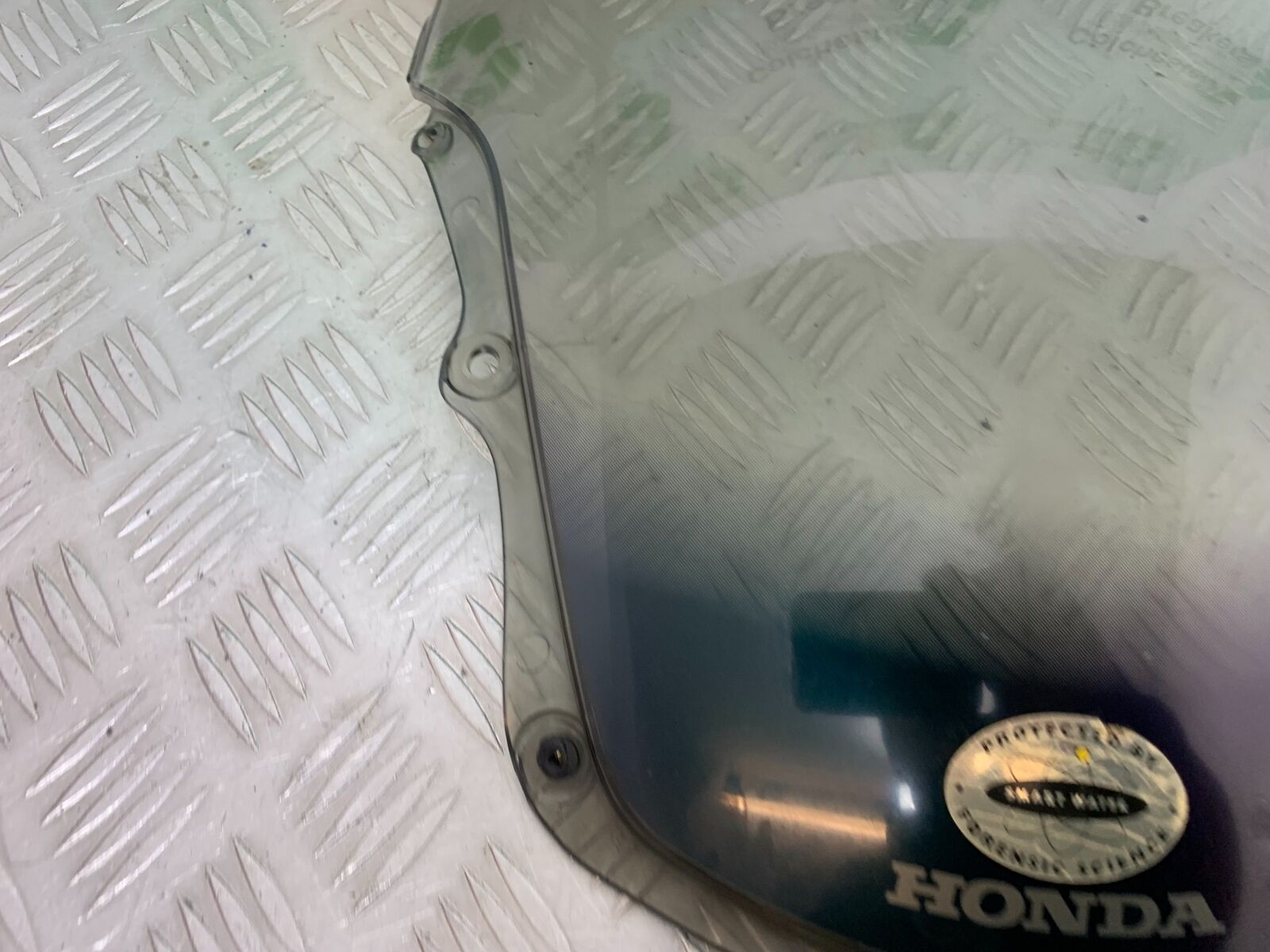 HONDA CBR1100 BLACKBIRD SCREEN  YEAR 1999-2005 (CMB1103)