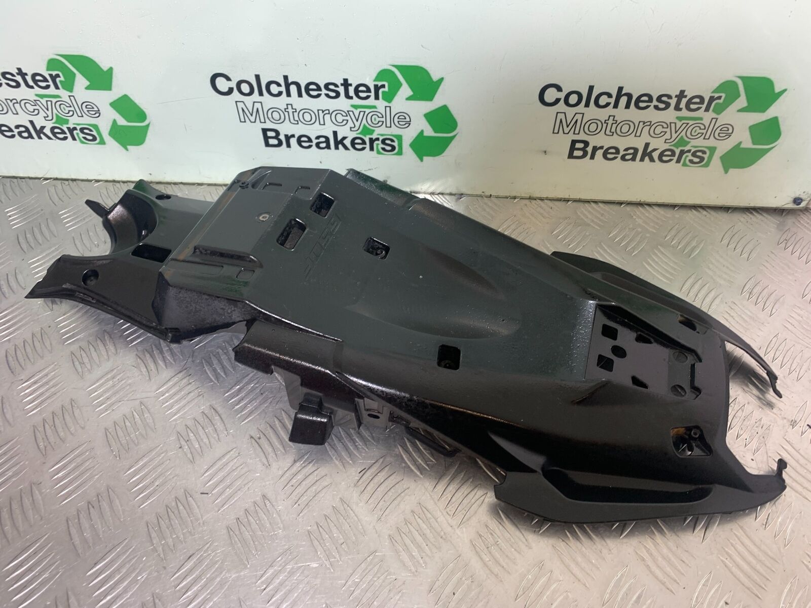 HONDA CBR650 F CBR 650F UNDERTRAY  YEAR 2014-17  (CMB1130)