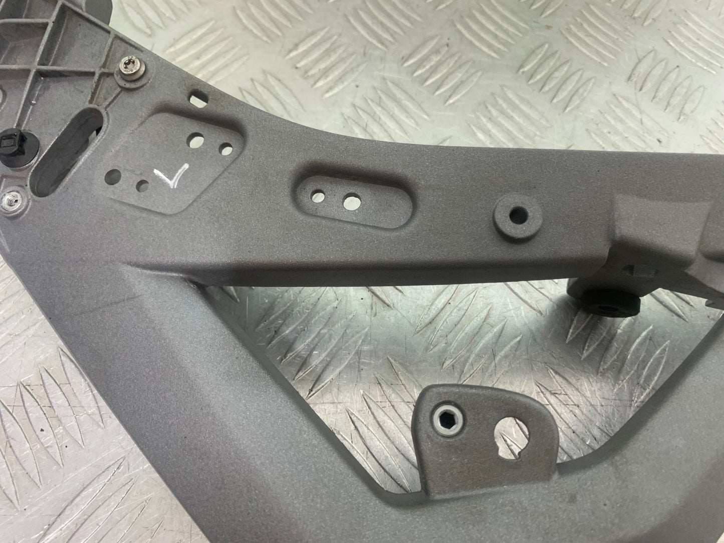 BMW R1200 R 1200 GS LEFT FAIRING BRACKET  YEAR 2013-2016 (CMB1257)