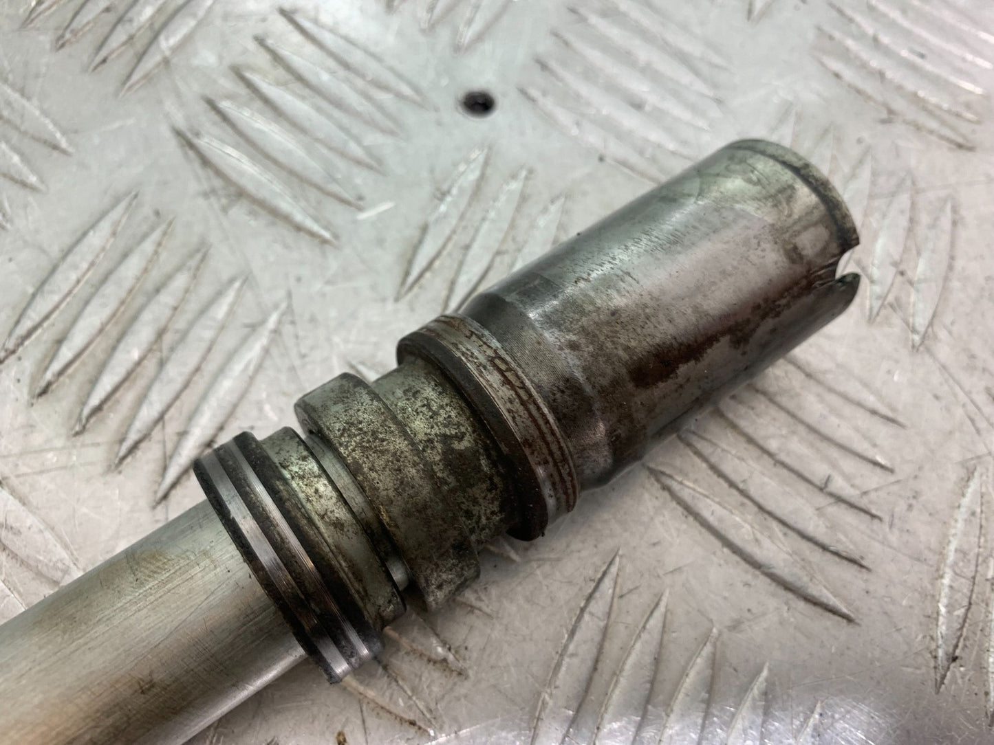 DUCATI 1299 PANIGALE FRONT WHEEL SPINDLE  YEAR 2016 (CMB 1187)
