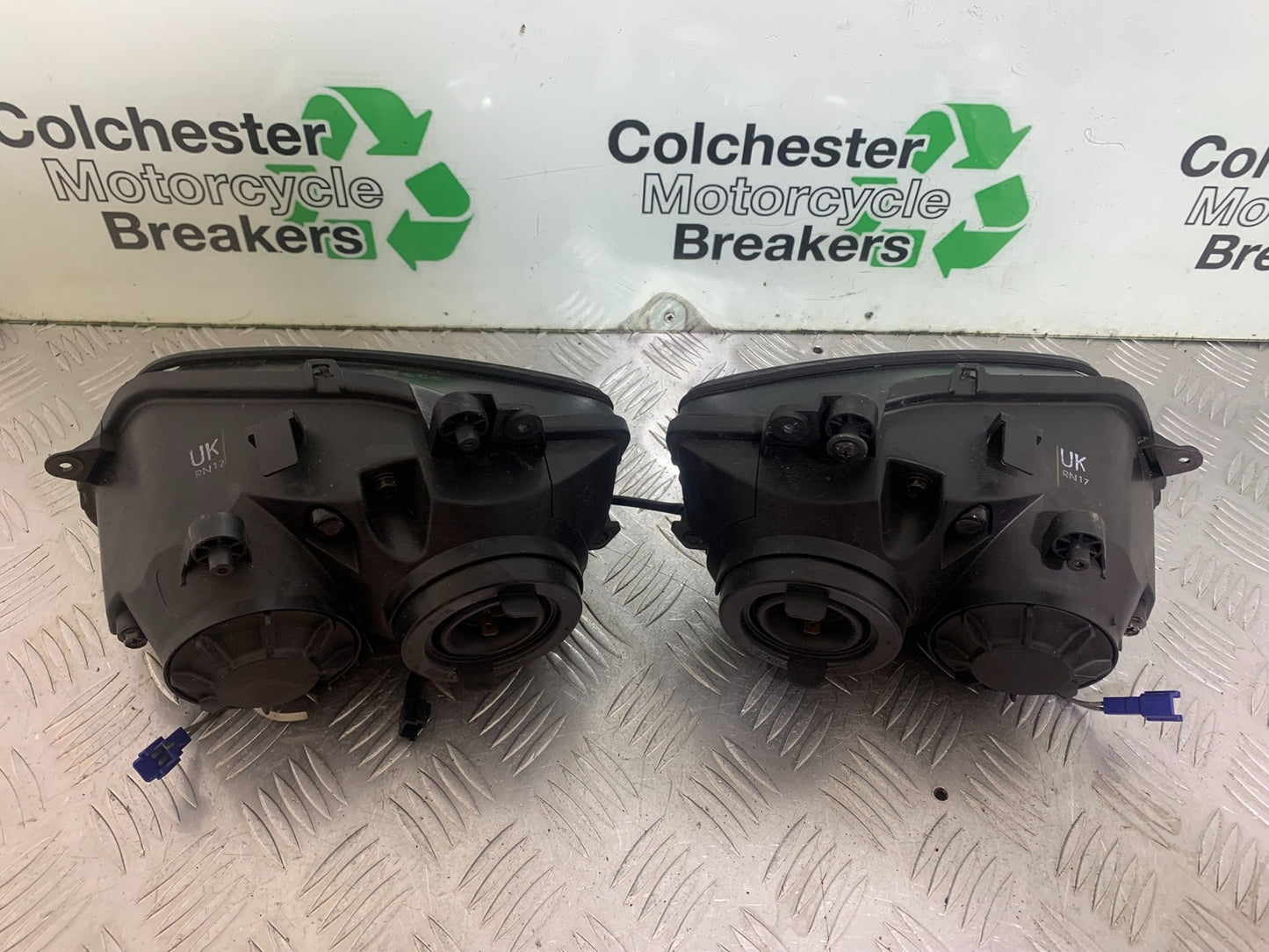YAMAHA YZF R1 HEADLIGHTS  YEAR 2004-2006 (CMB1155)