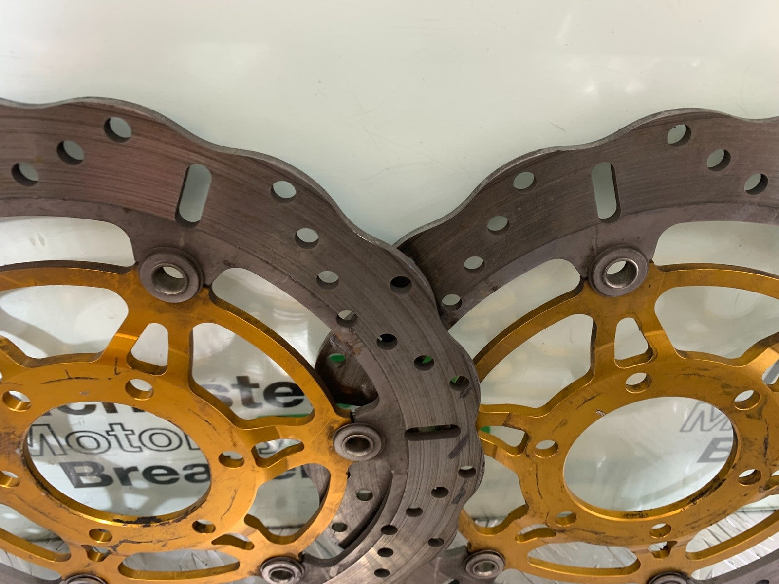 TRIUMPH 955i SPRINT ST FRONT BRAKE DISCS  YEAR 1999-04 (CMB1230)