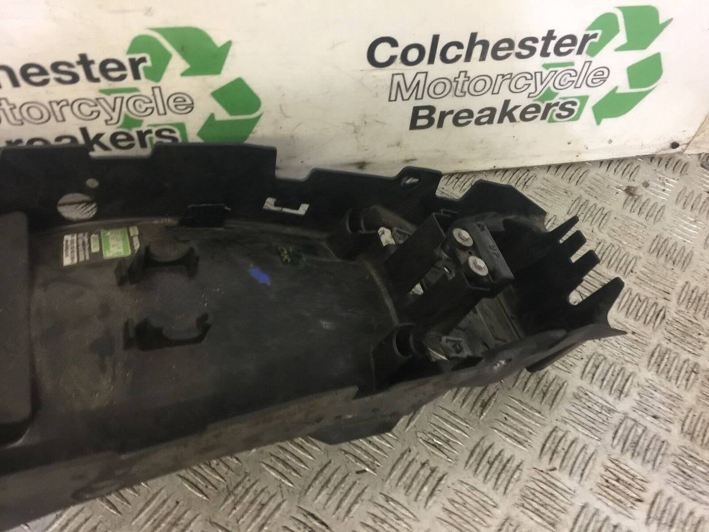 TRIUMPH TIGER 800 UNDERTRAY  YEAR 2013 (STOCK 643)