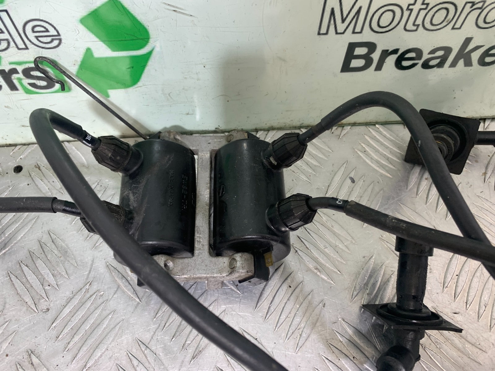 HONDA VT700 VT 700 SHADOW COILS AND CAPS  YEAR 1984-85 (CMB1328)