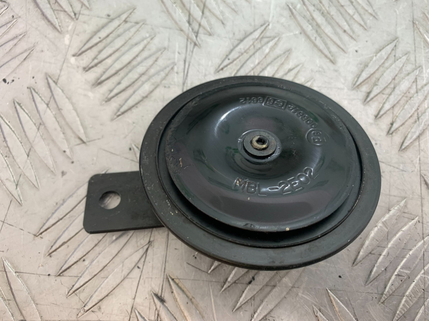 DUCATI 996 SPS 748 916 998 HORN AND BRACKET  1999-2000 (CMB1209)