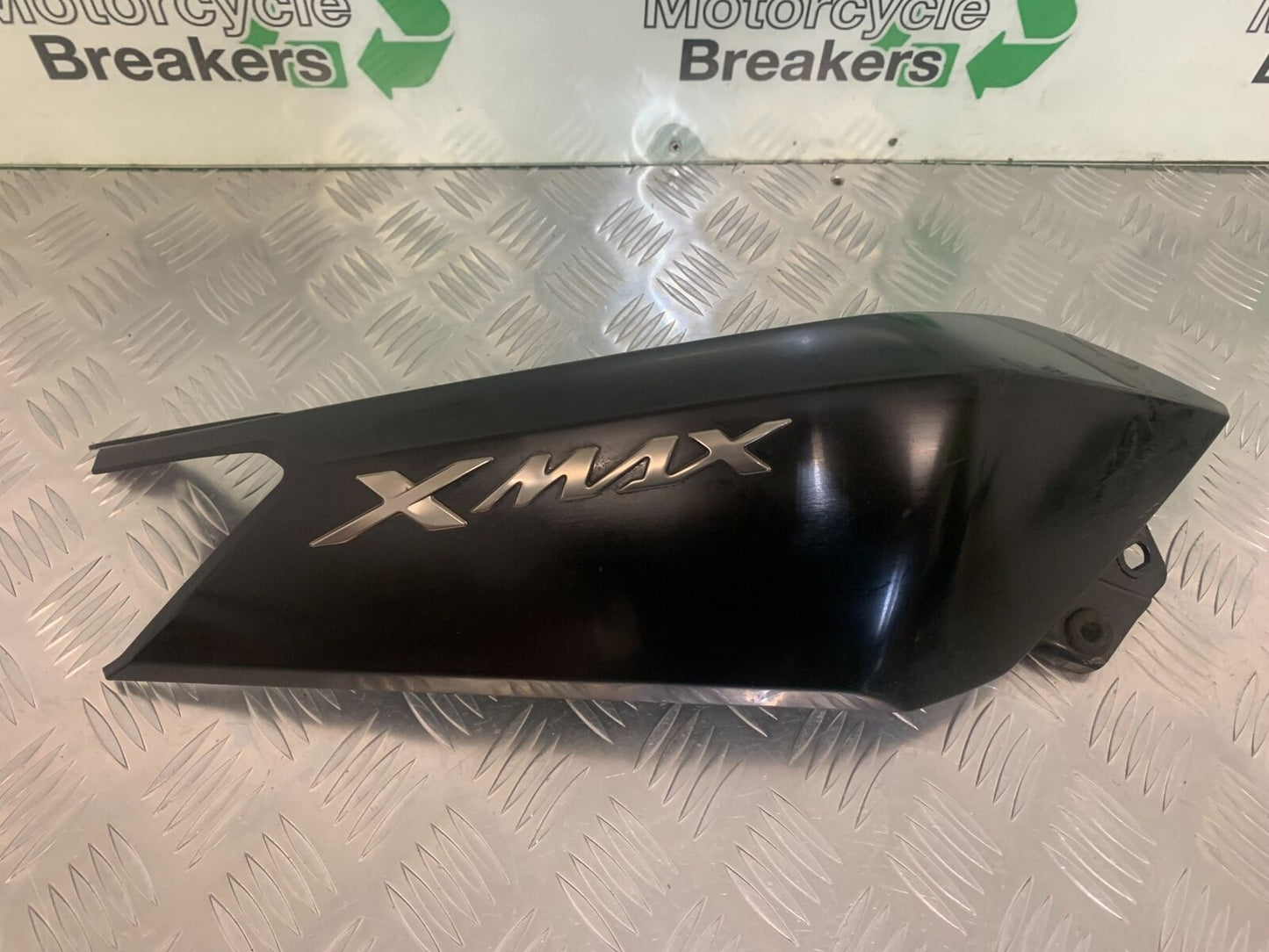 YAMAHA YP125 R X MAX RIGHT SEAT PANEL   YEAR 2014 (STOCK 949)