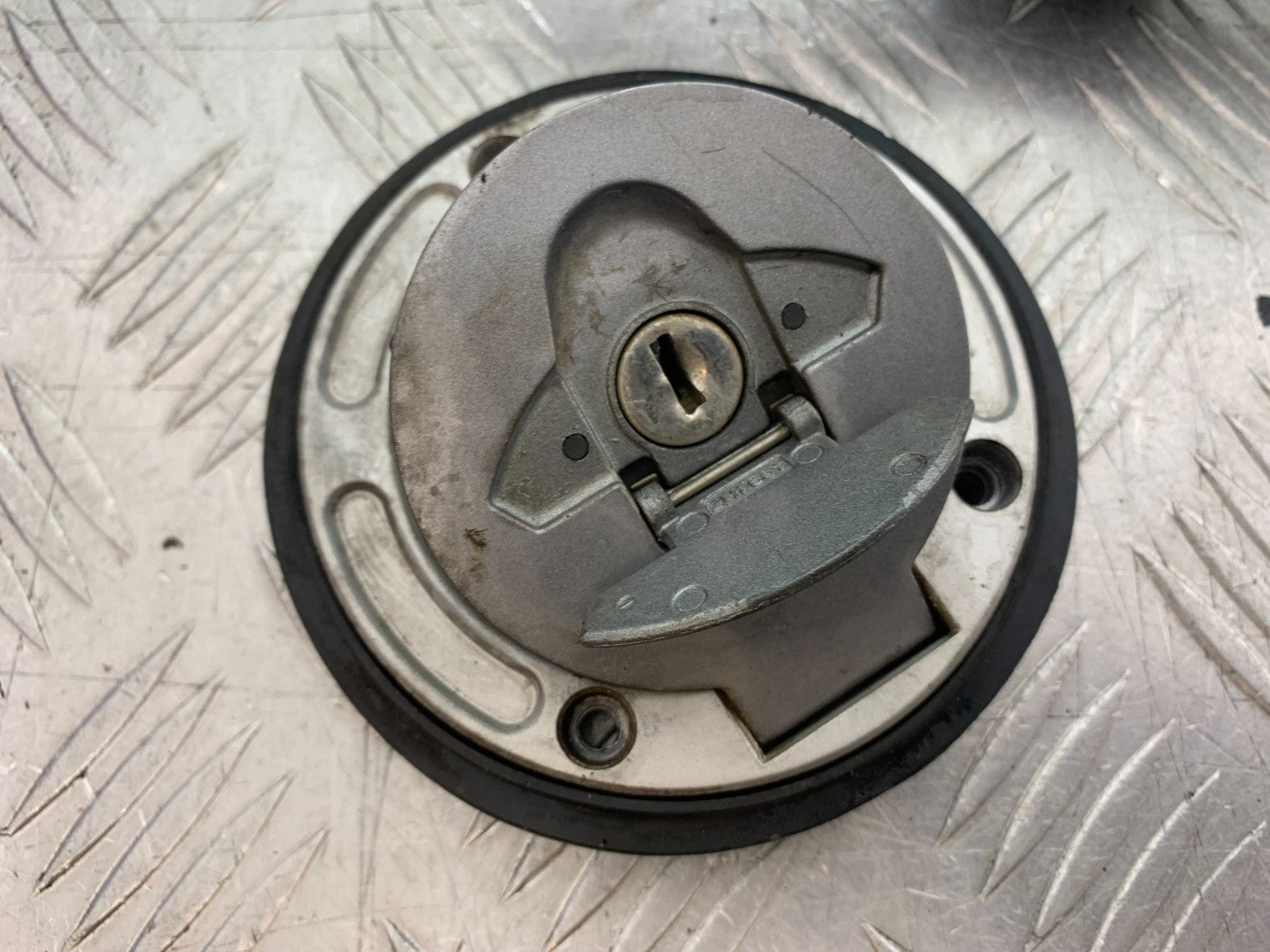 YAMAHA YZF-R125 YZF 125 LOCKS KEY TOP YOKE   YEAR 2019-2022 (CMB1263)
