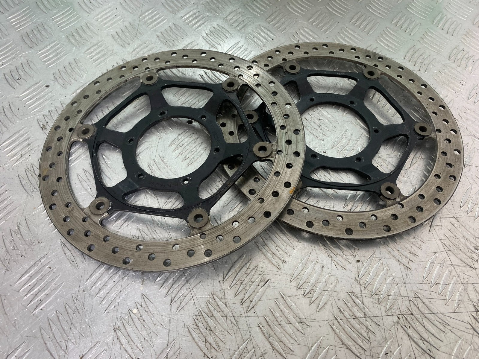 HONDA CBR1000 rr FIREBLADE FRONT BRAKE DISCS  2012-2016 (CMB1280)