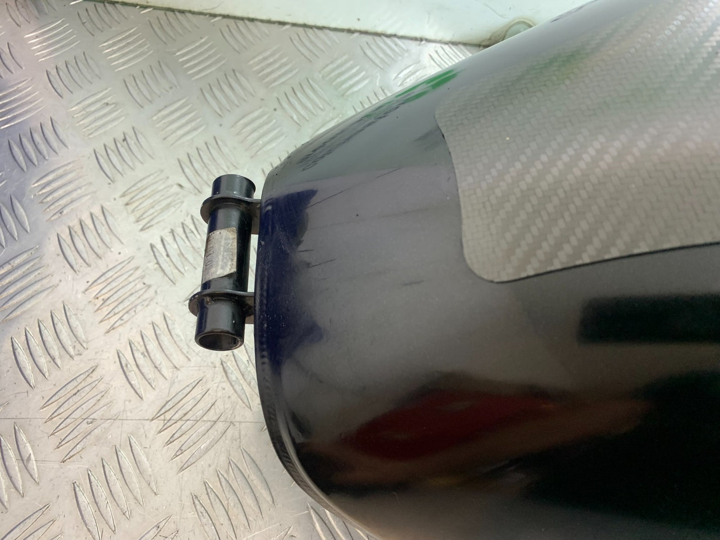 TRIUMPH SPEED TRIPLE R 1050 PETROL TANK 2009 (CMB1183)