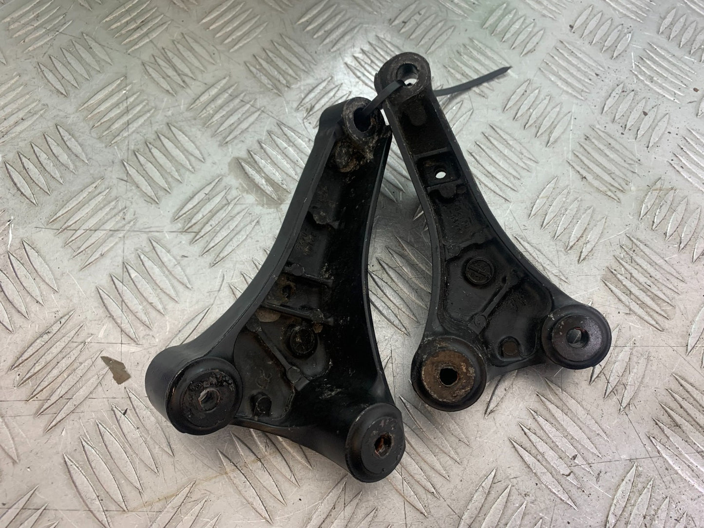 KAWASAKI GTR1400 GTR 1400 ENGINE BRACKETS   YEAR 2007-2009 (CMB1174)