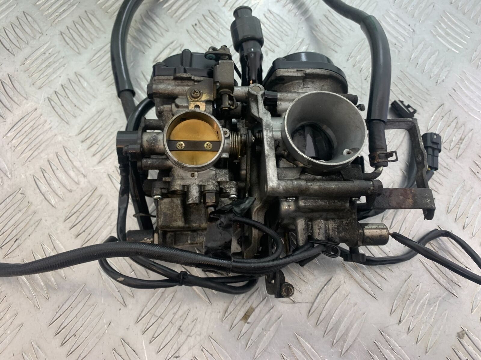YAMAHA XVS 1100 DRAGSTAR CARBS  YEAR 2000-2007 (CMB1108)