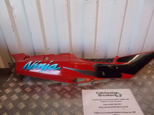 KAWASAKI ZX6 ZX6R ZX6F RIGHT SEAT SIDE PANEL  YEAR 1995 - 1996