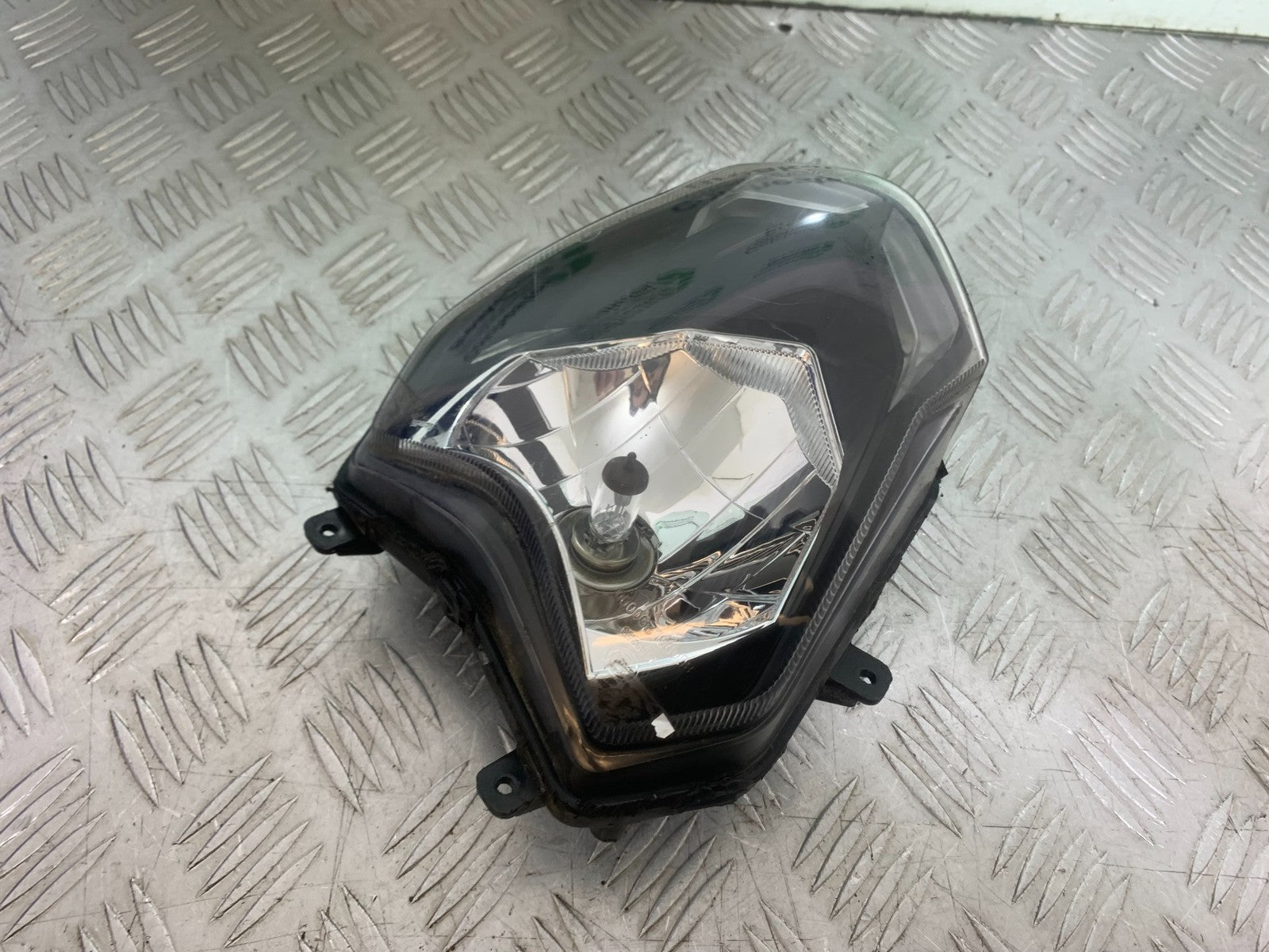 BENELLI BN125 BN 125 HEADLIGHT    YEAR 2018-2021 (CMB1245)