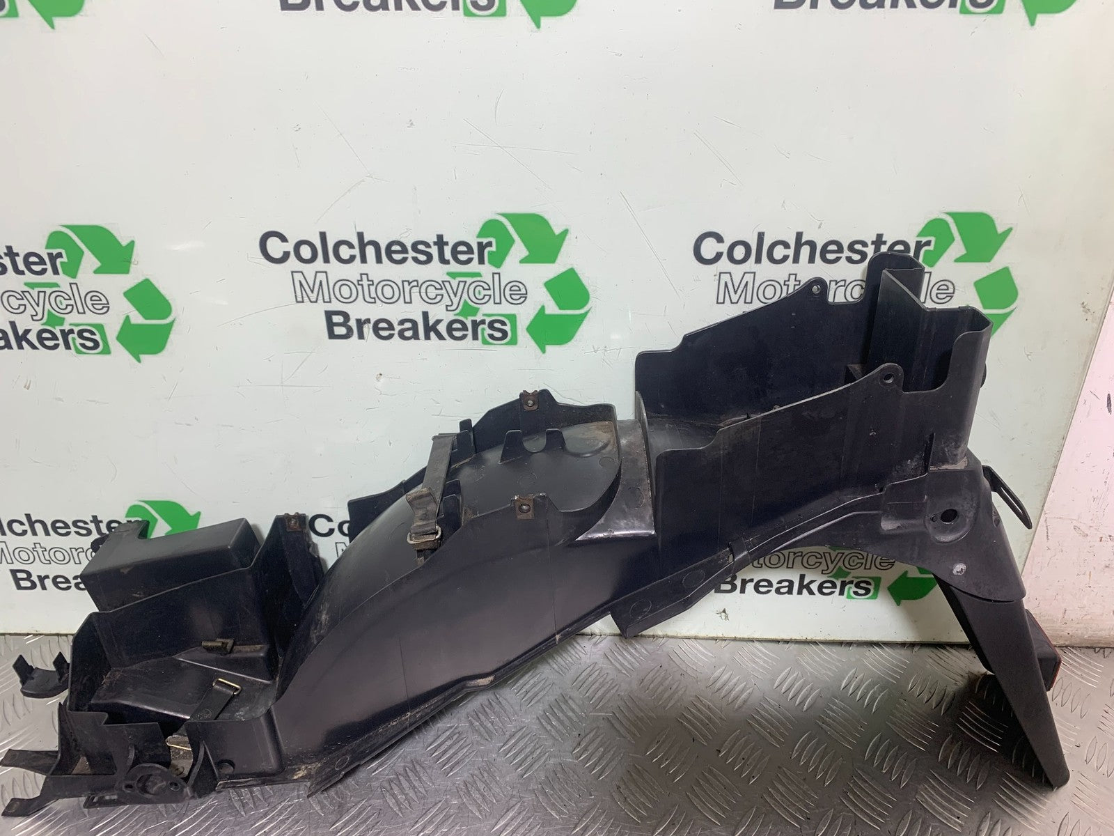 YAMAHA XJ900 XJ 900 DIVERSION REAR MUDGUARD   YEAR 1994-2002 (CMB1292)