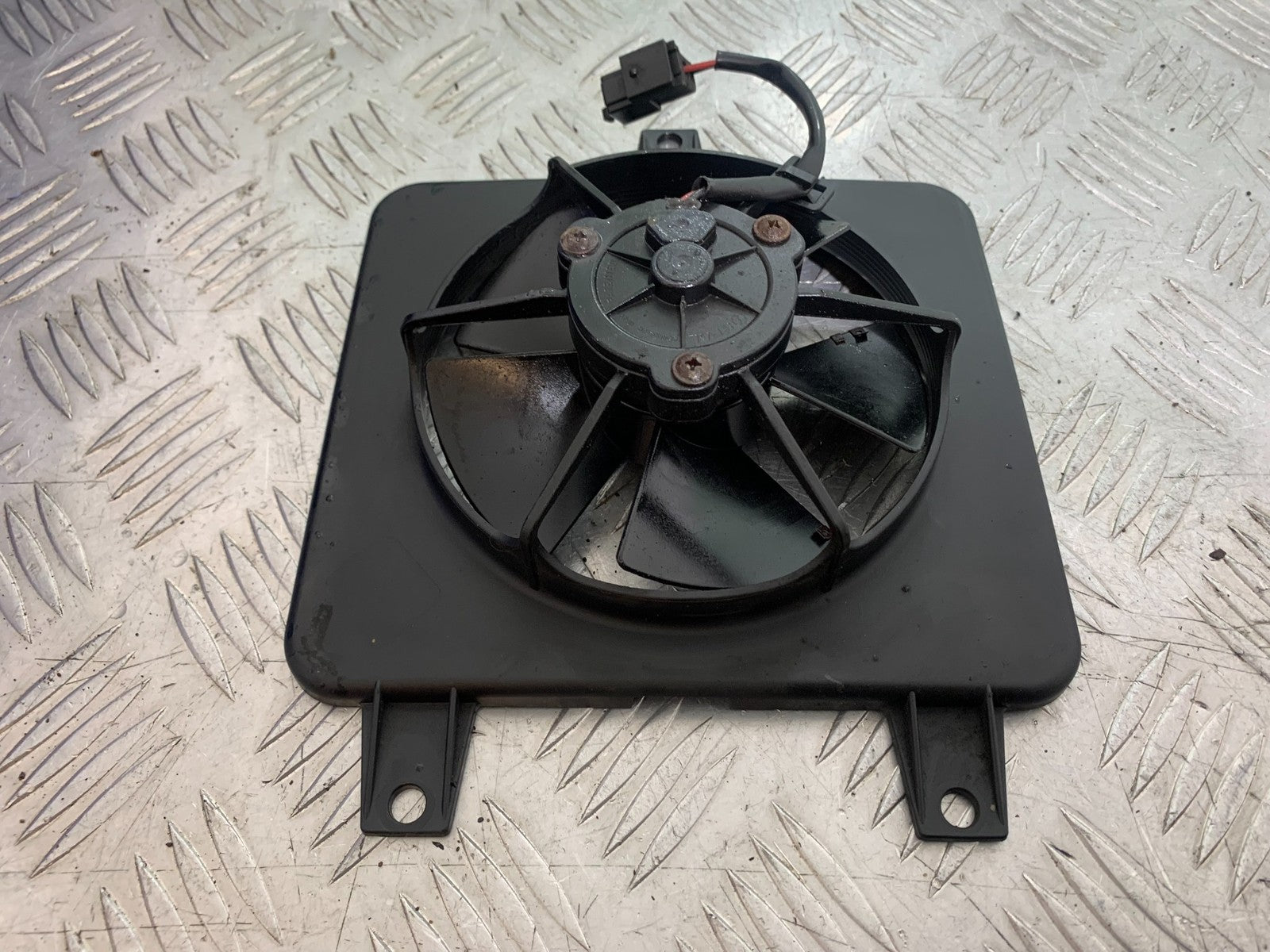 TRIUMPH SPEED TRIPLE R 1050 RADIATOR FAN   2009 (CMB1183)