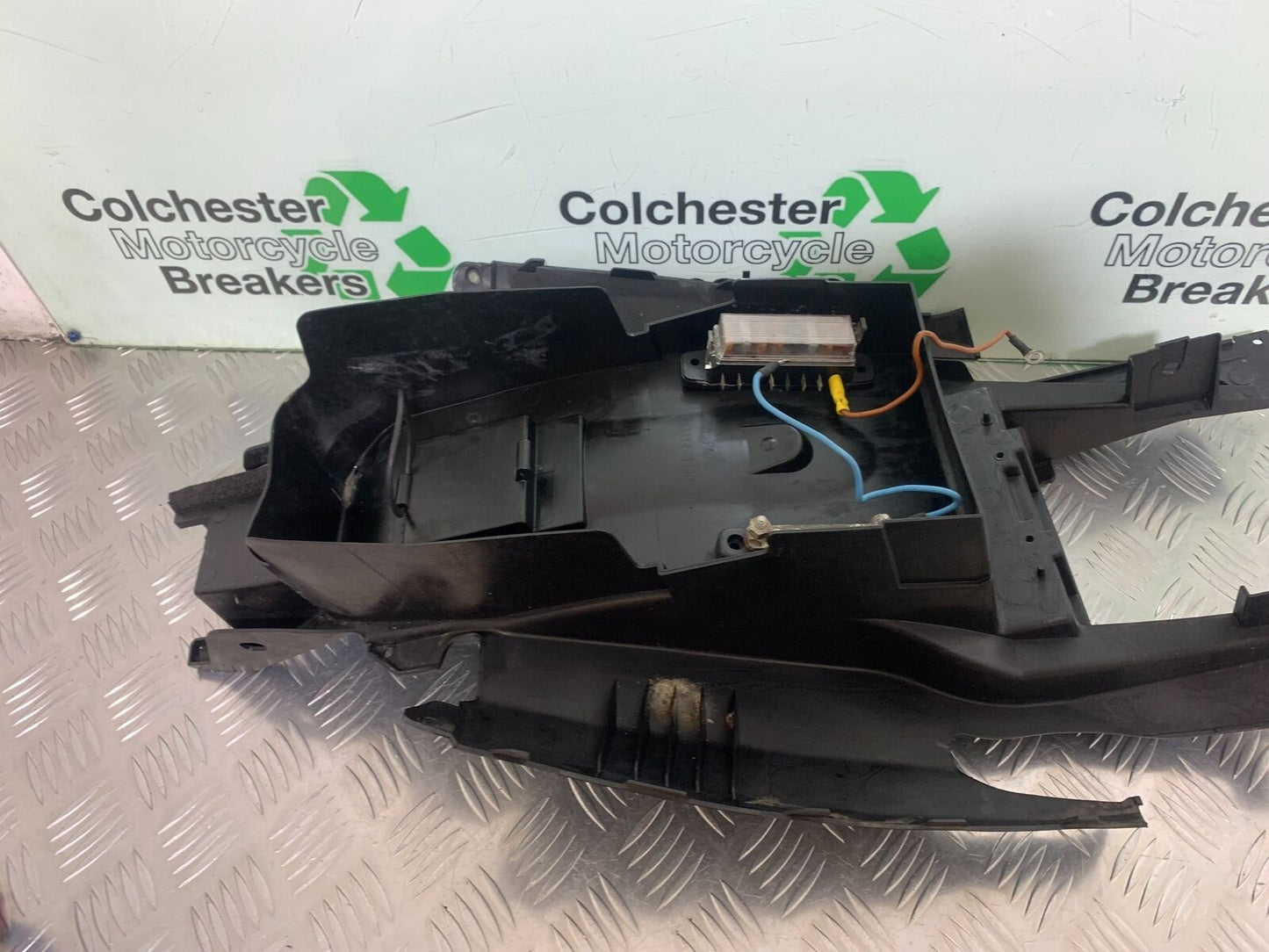 SUZUKI DL 650 V-STROM UNDERTRAY  YEAR 2016 (STOCK 996)