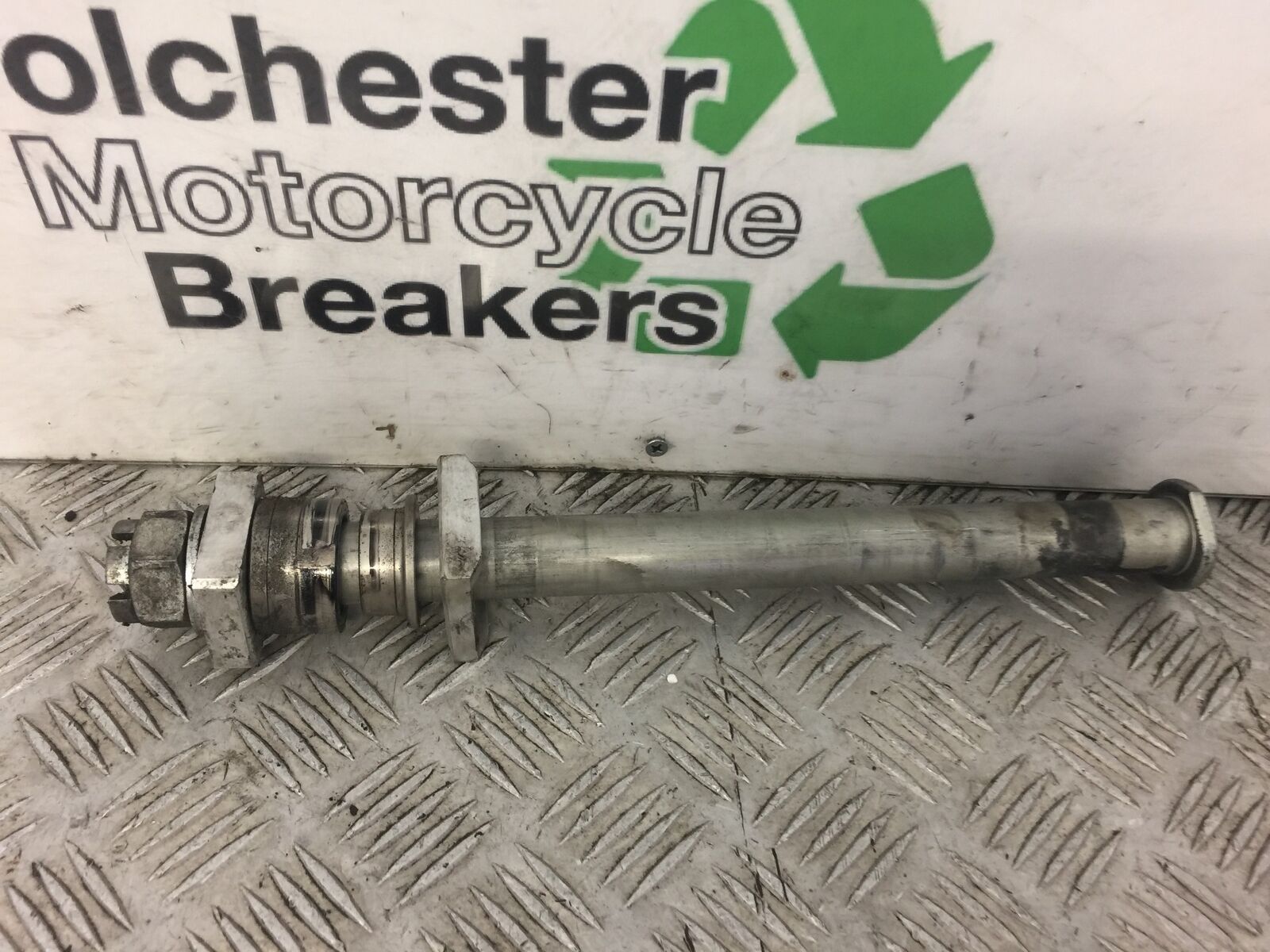 KAWASAKI ZX6R ZX6 R P7F P8F REAR WHEEL SPINDLE YEAR 2007 2008 (STOCK 337)