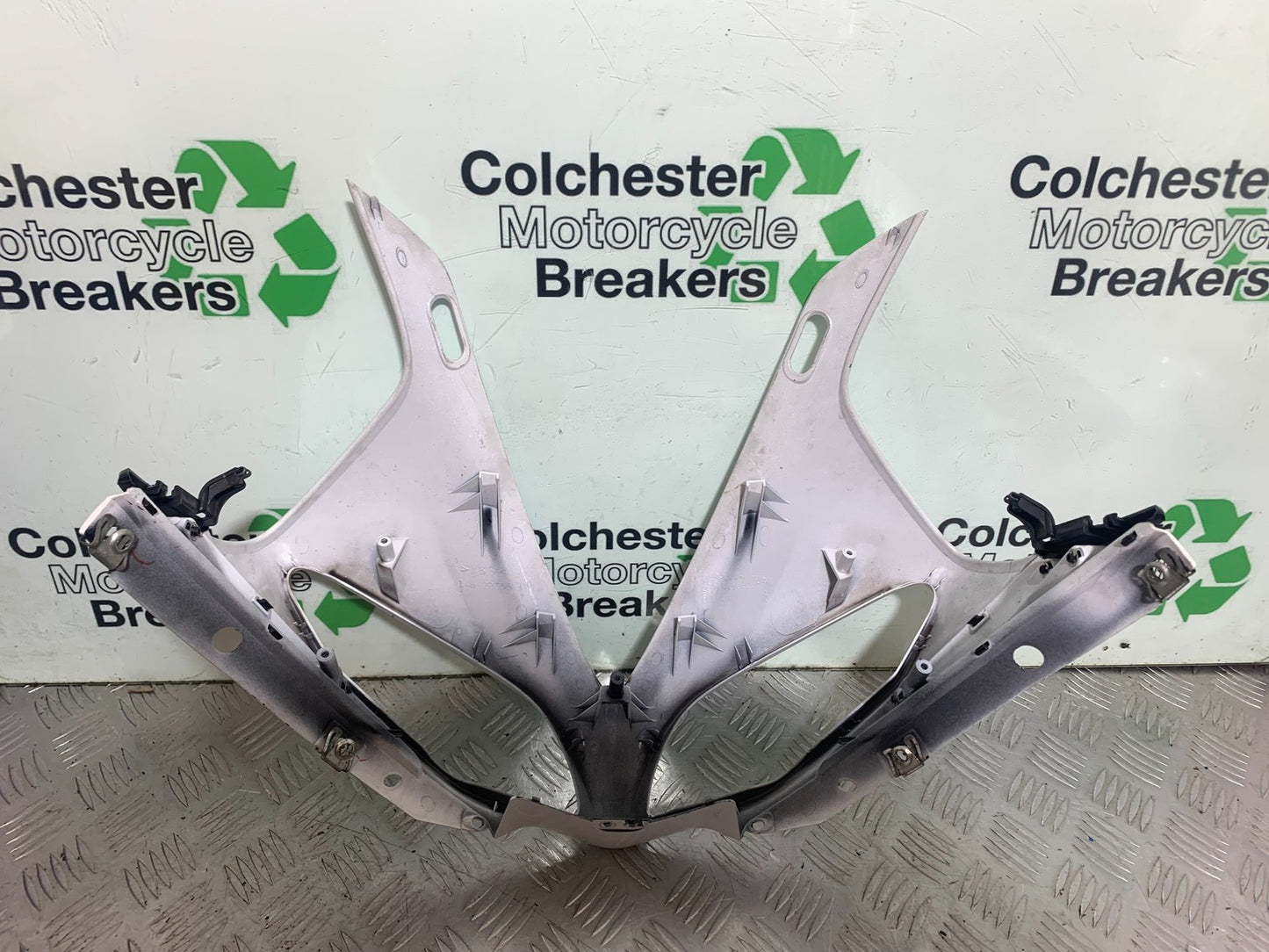 YAMAHA YZF R1 14 B BIG BANG TOP FAIRING   2009-14 (CMB1175)