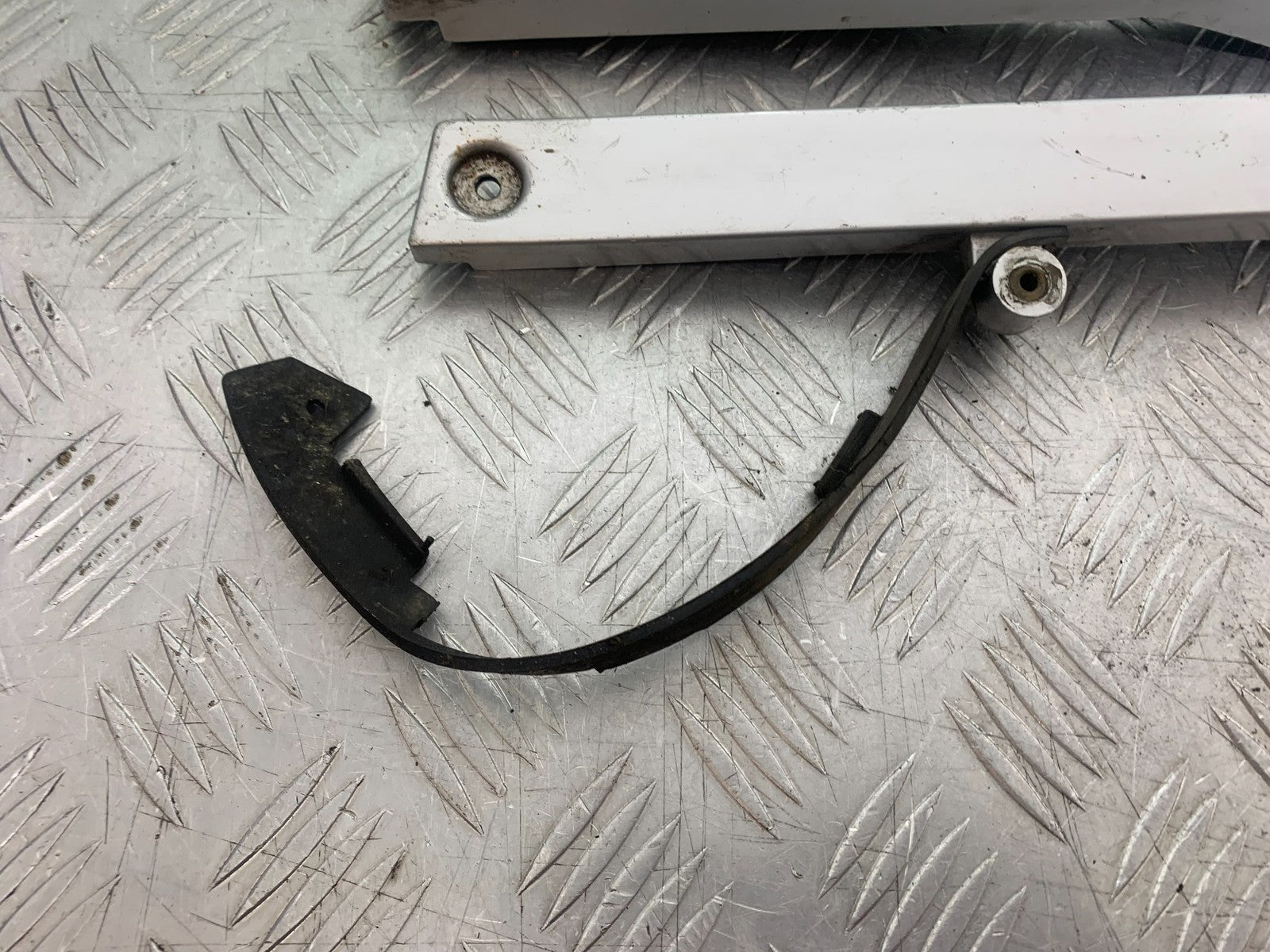 KAWASAKI GPZ600 GPZ 600 LEFT & RIGHT FRAME INFILLS  YEAR 1988-90 (CMB1258)