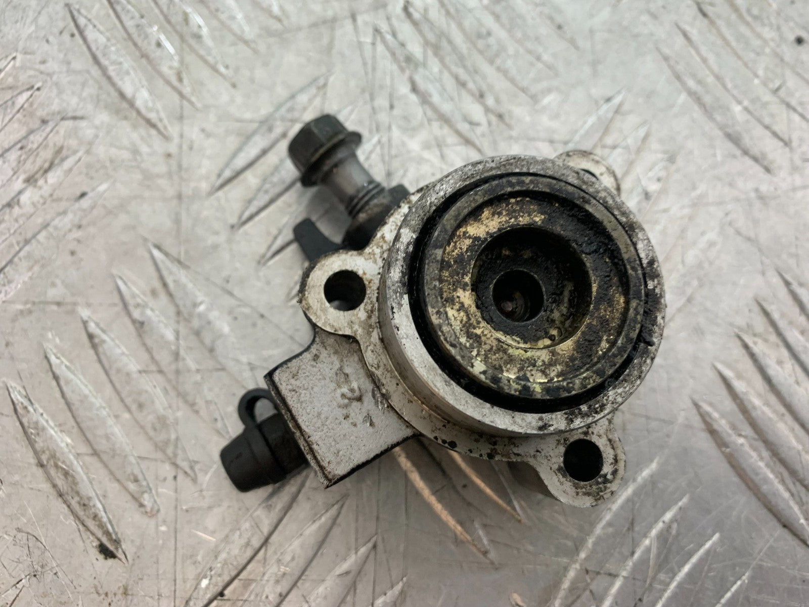 TRIUMPH TROPHY 900 CLUTCH SLAVE CYLINDER   YEAR 1991-95 (CMB1251)
