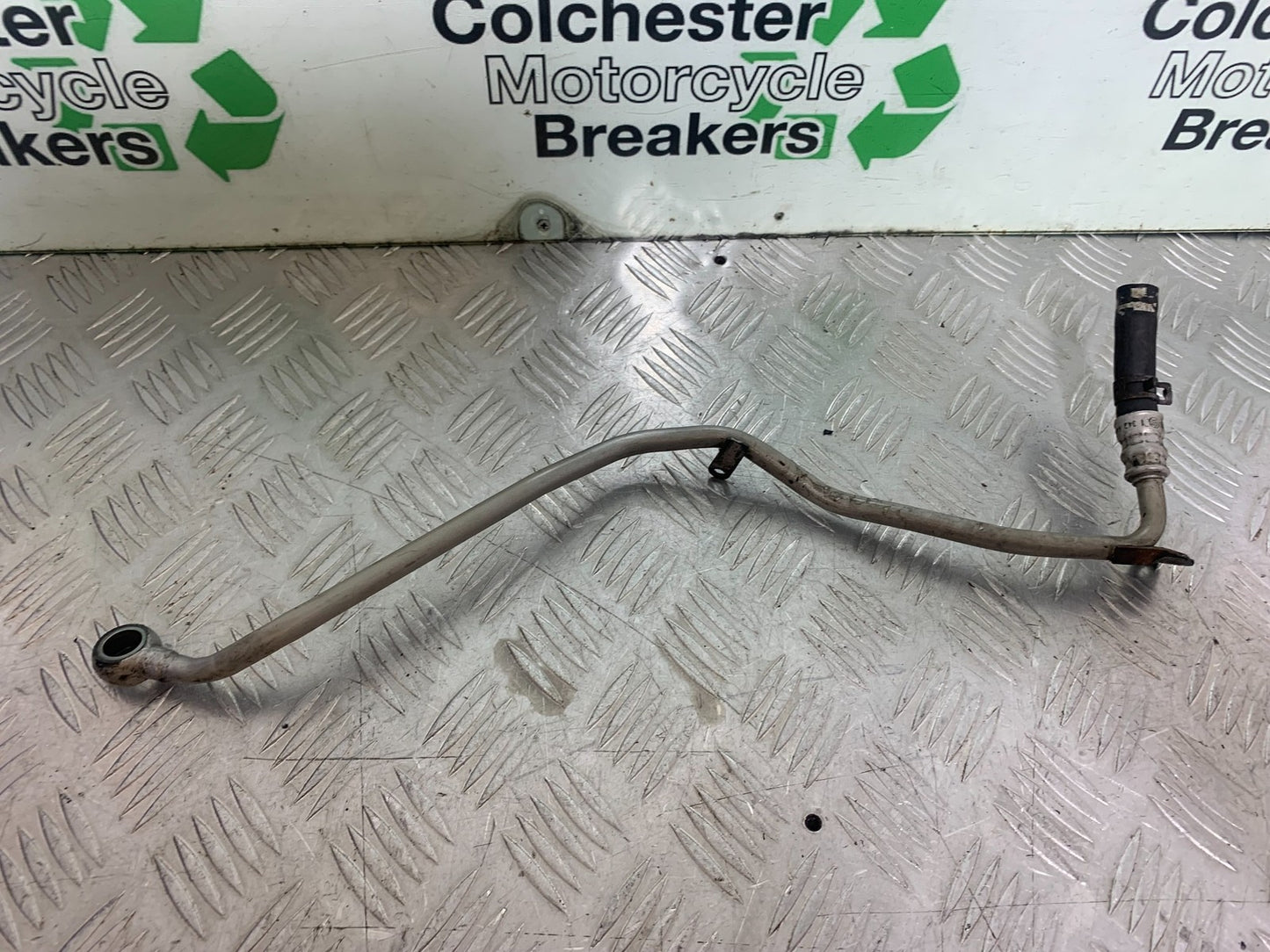 BMW R850 R R850R OIL COOLER PIPE  YEAR 1994-2002 (CMB1170)