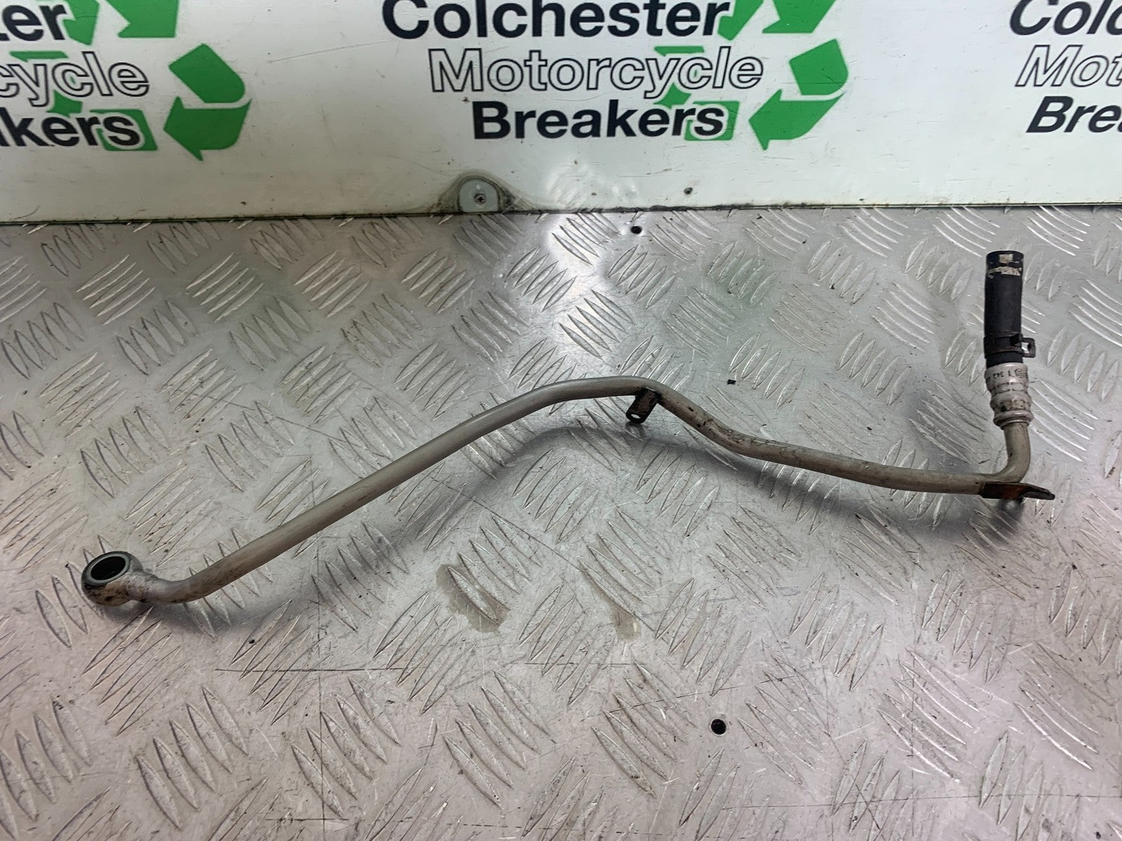 BMW R850 R R850R OIL COOLER PIPE  YEAR 1994-2002 (CMB1170)