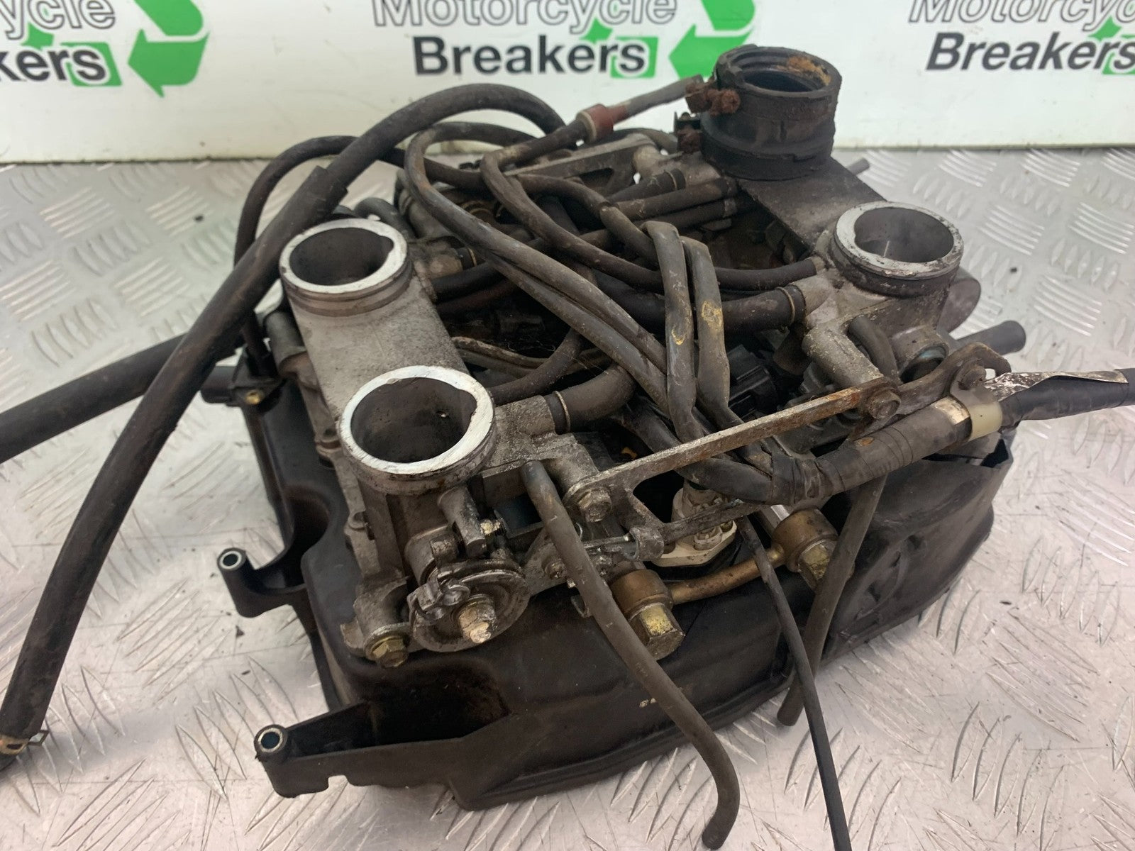 HONDA VFR800 PRE V-TEC THROTTLE BODIES  YEAR 1998-2001 (CMB1233)