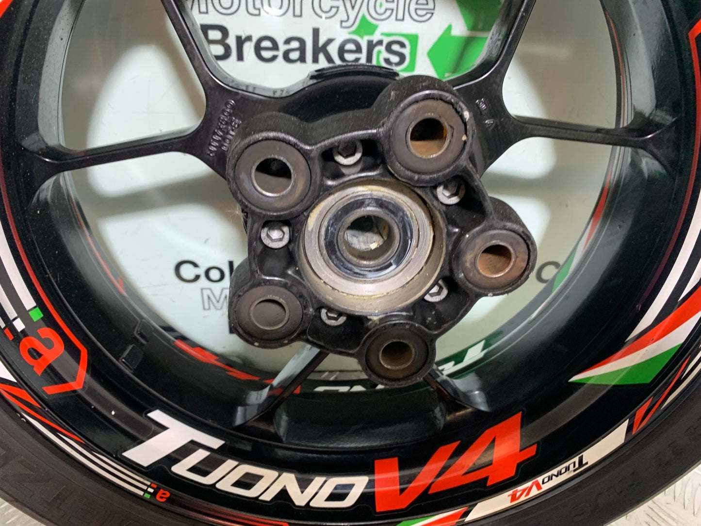 APRILIA TUONO 1000 V4R REAR WHEEL YEAR 2011-13  (CMB1316)