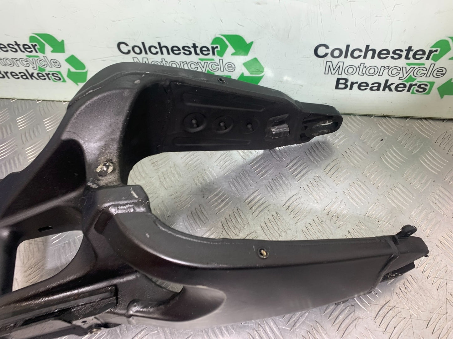 KAWASAKI ZX10R ZX10 R SWINGARM  2008-2010 (CMB1206)