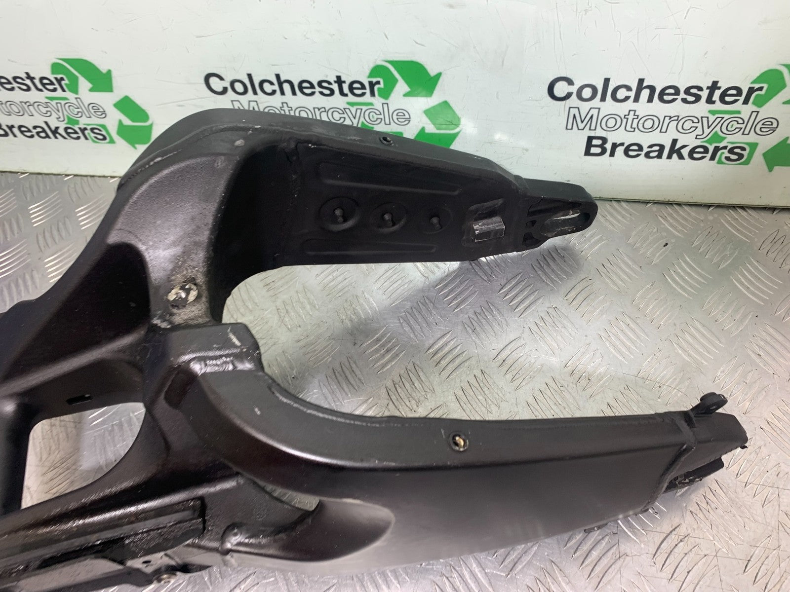 KAWASAKI ZX10R ZX10 R SWINGARM  2008-2010 (CMB1206)